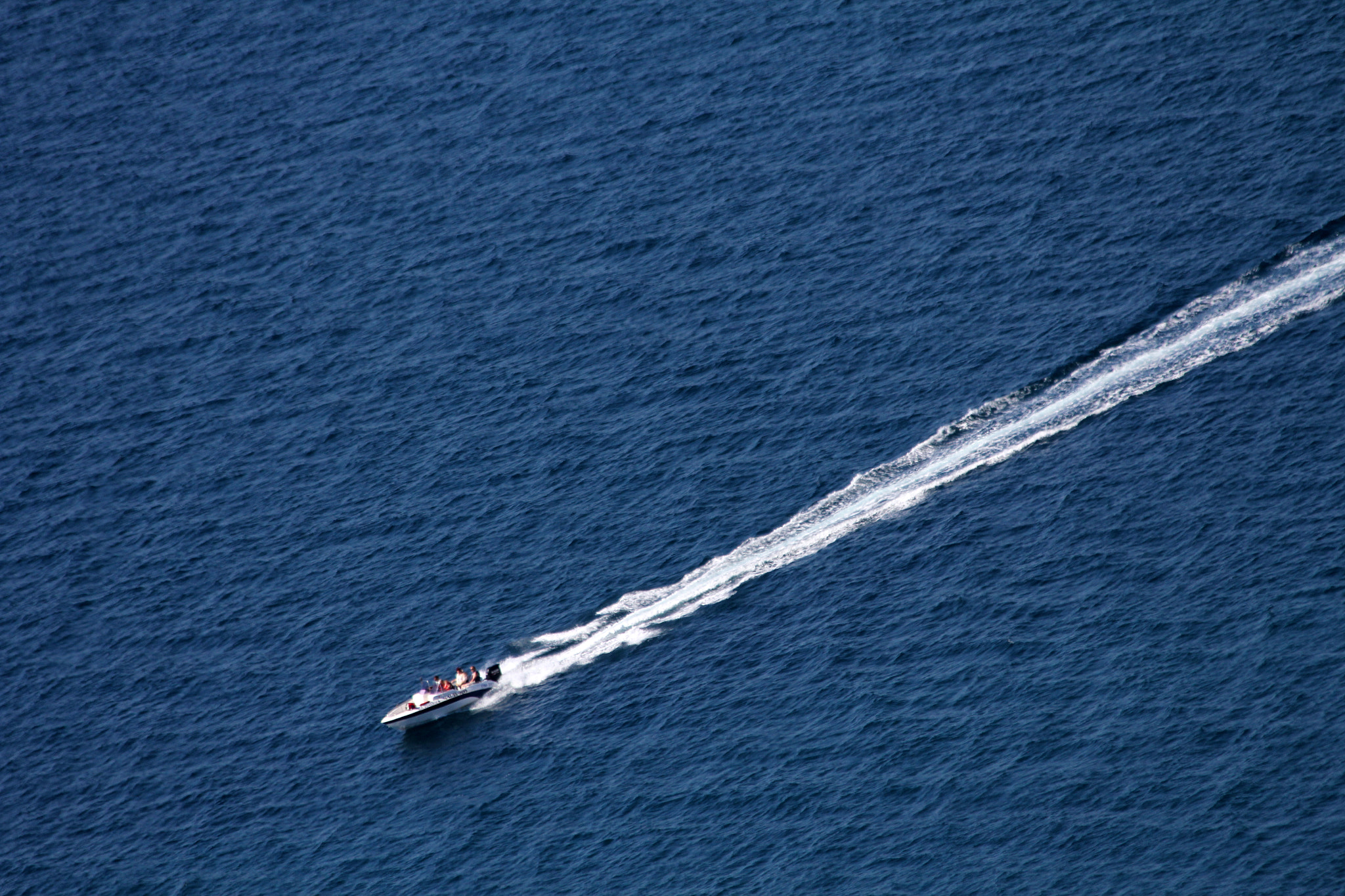 Canon EF 70-300mm F4-5.6 IS USM sample photo. Diagonal photography