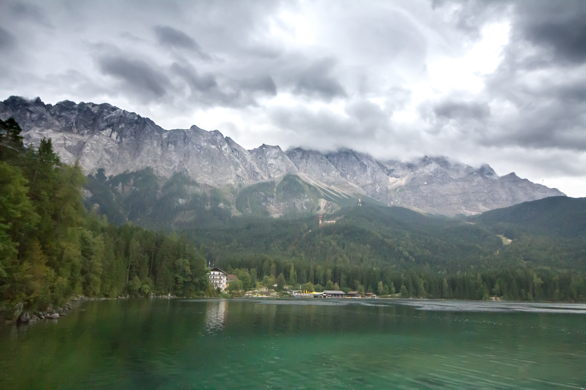 Canon EOS 600D (Rebel EOS T3i / EOS Kiss X5) + Canon EF-S 10-18mm F4.5–5.6 IS STM sample photo. Lake eibsee near garmisch-partenkirchen in germany photography