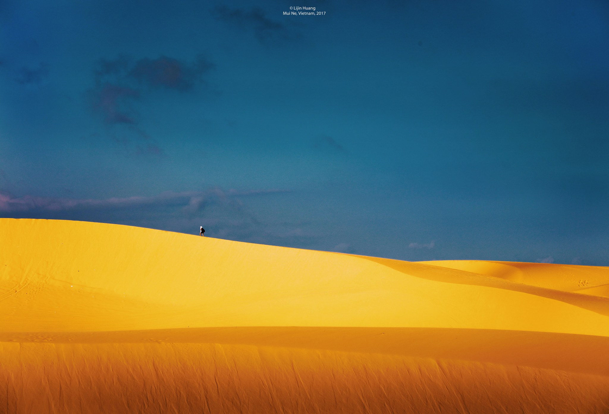 Canon EOS 5DS sample photo. Traveller. photography