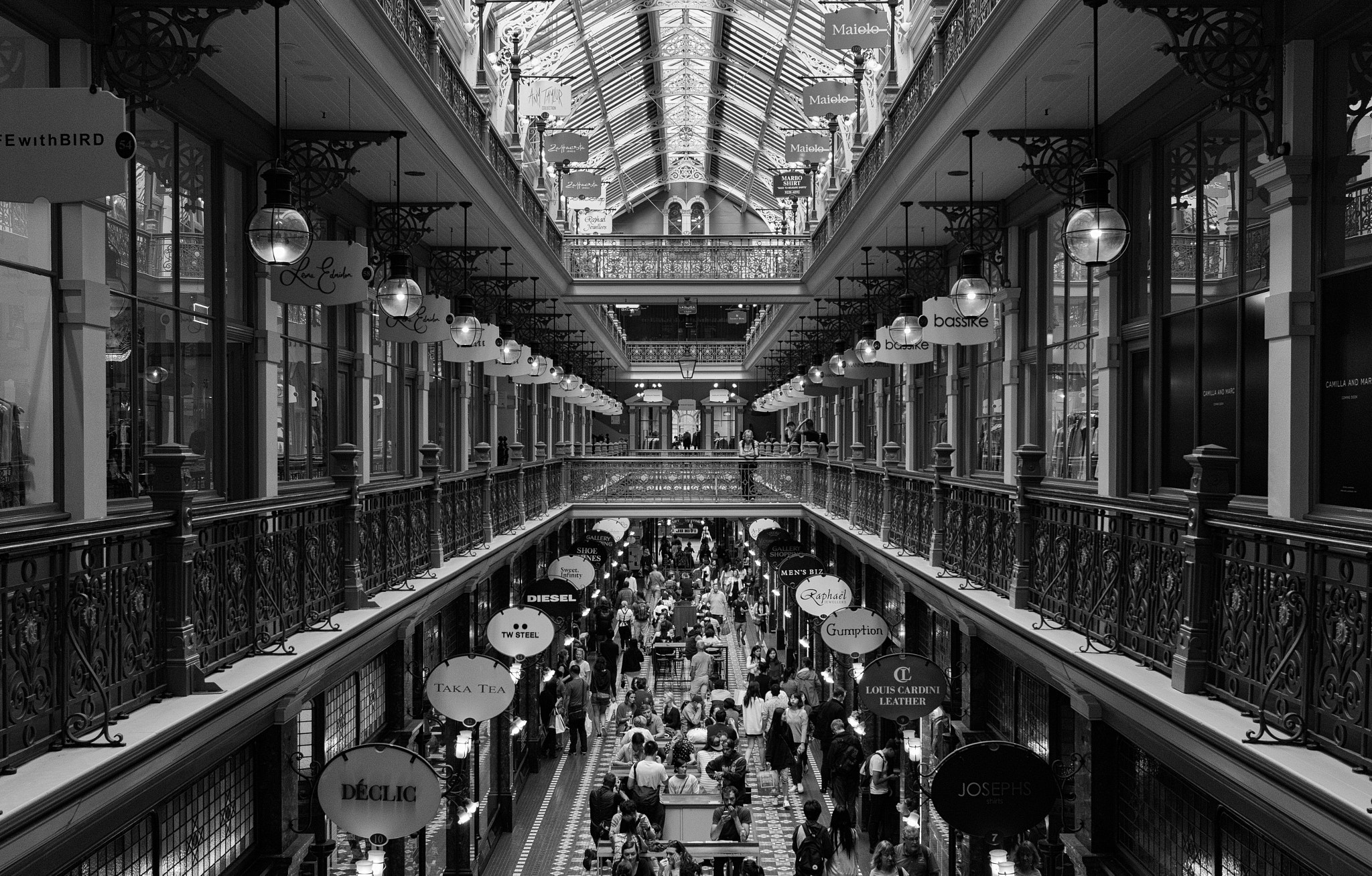 Canon EOS 7D Mark II + Canon EF-S 24mm F2.8 STM sample photo. The strand arcade photography
