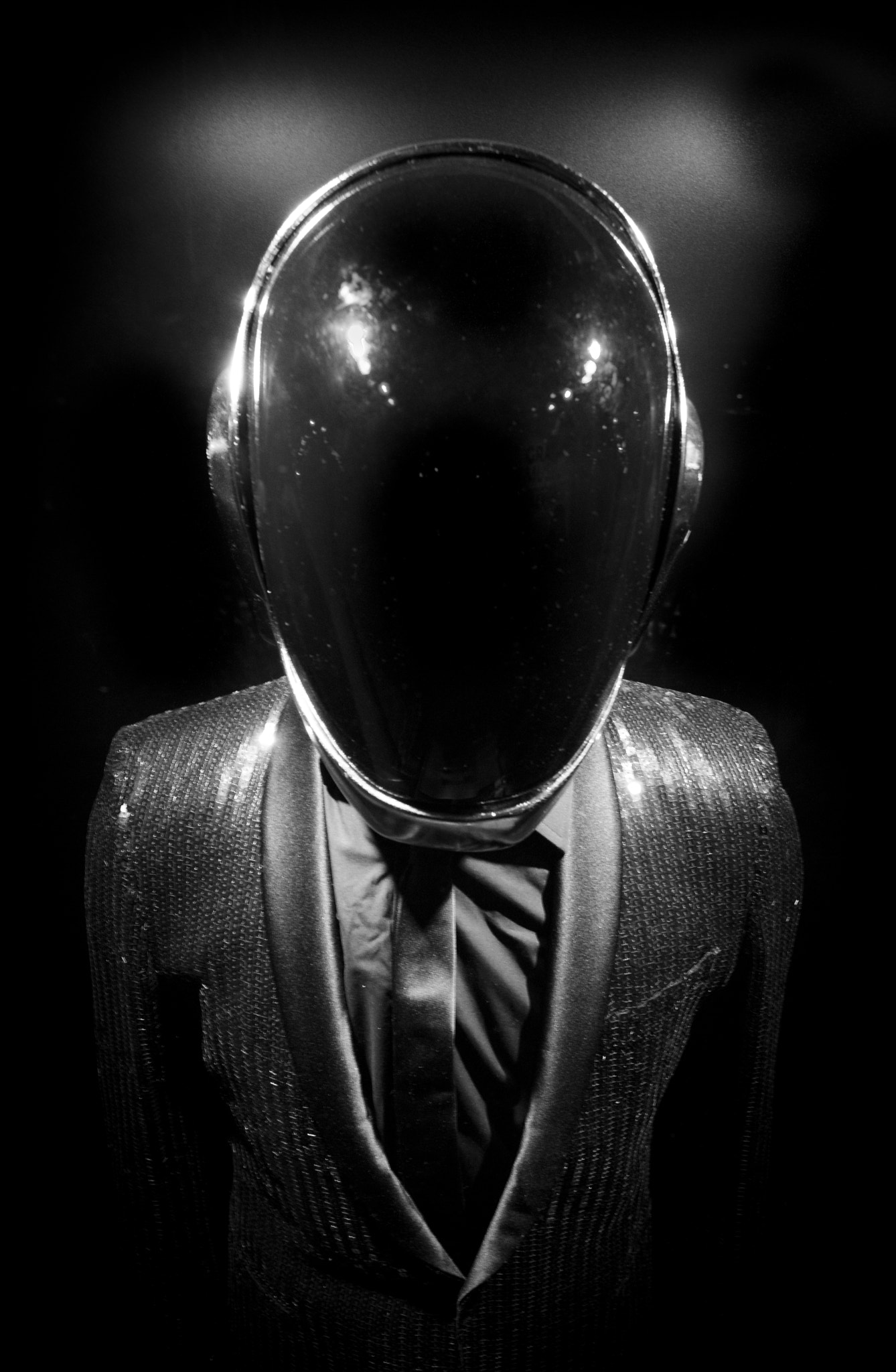 Canon EF 16-35mm F2.8L II USM sample photo. Daft punk photography