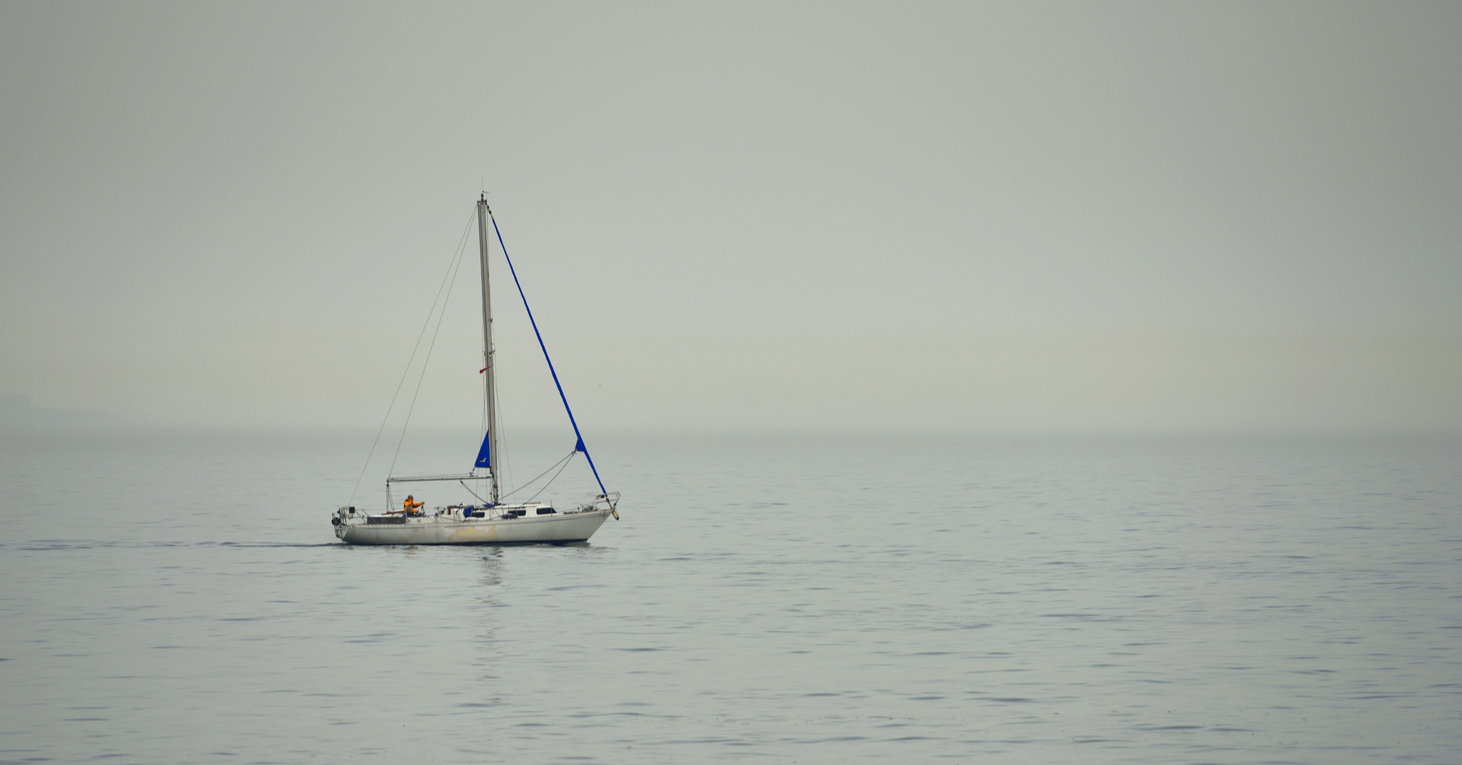 Nikon AF-S Nikkor 70-200mm F4G ED VR sample photo. Alone photography