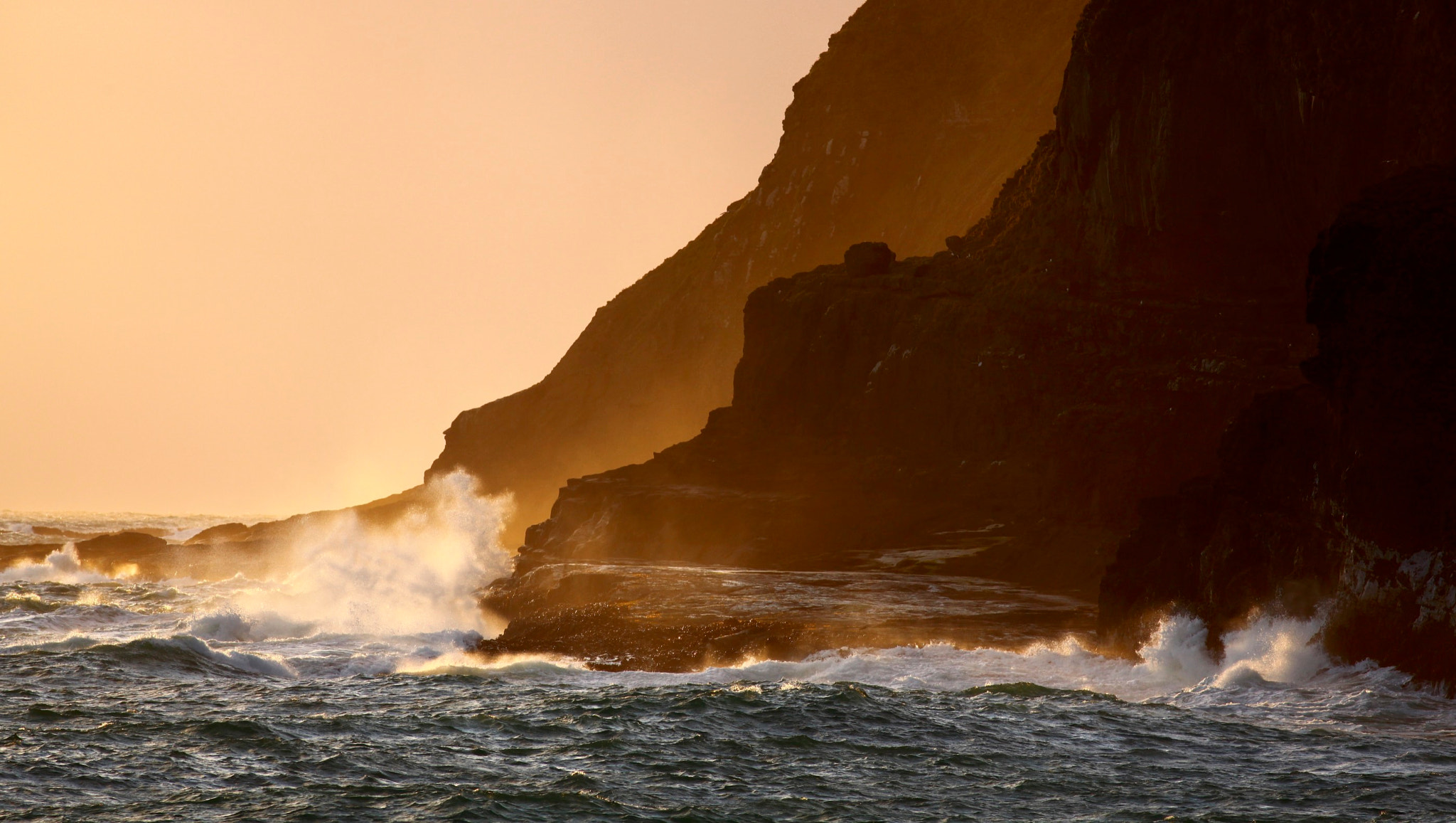 Canon EOS 5D Mark II + Canon EF 400mm F5.6L USM sample photo. Sunset at curio bay photography