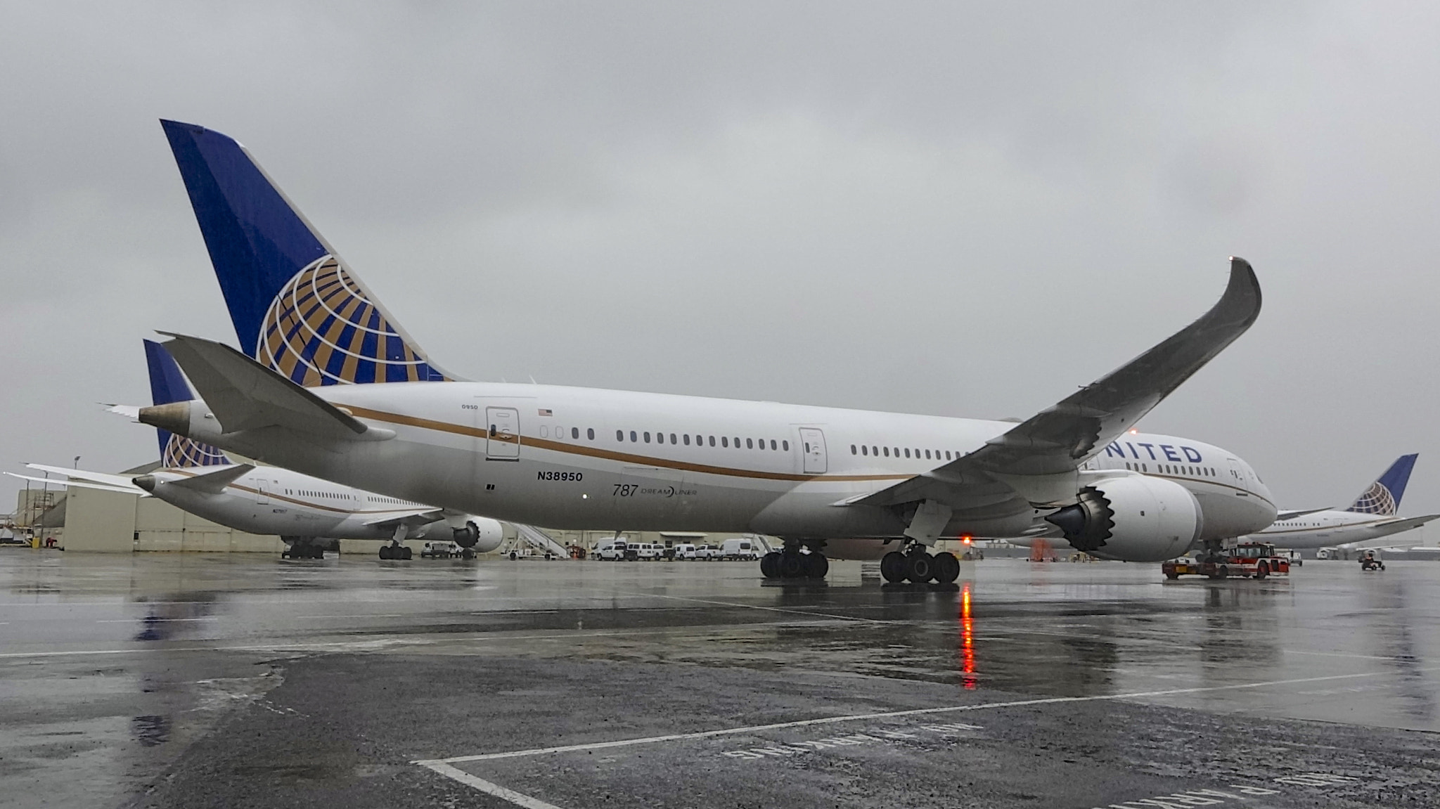 Sony HDR-CX900 sample photo. 2014 united airlines boeing 787-9 n38950 c/n 38950 at san francisco airport. 2017. photography
