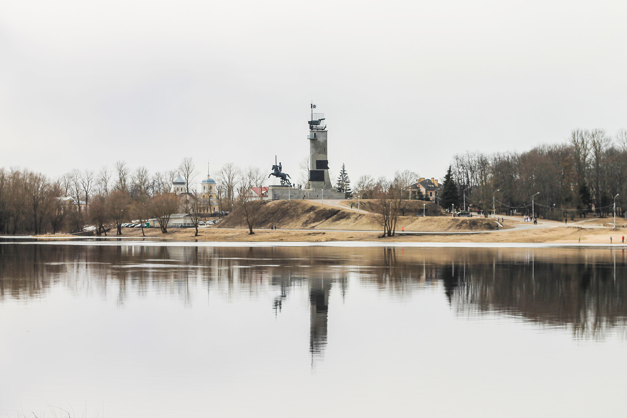 Canon EOS 1100D (EOS Rebel T3 / EOS Kiss X50) + Canon EF 50mm F1.8 II sample photo. Novgorod. march. photography