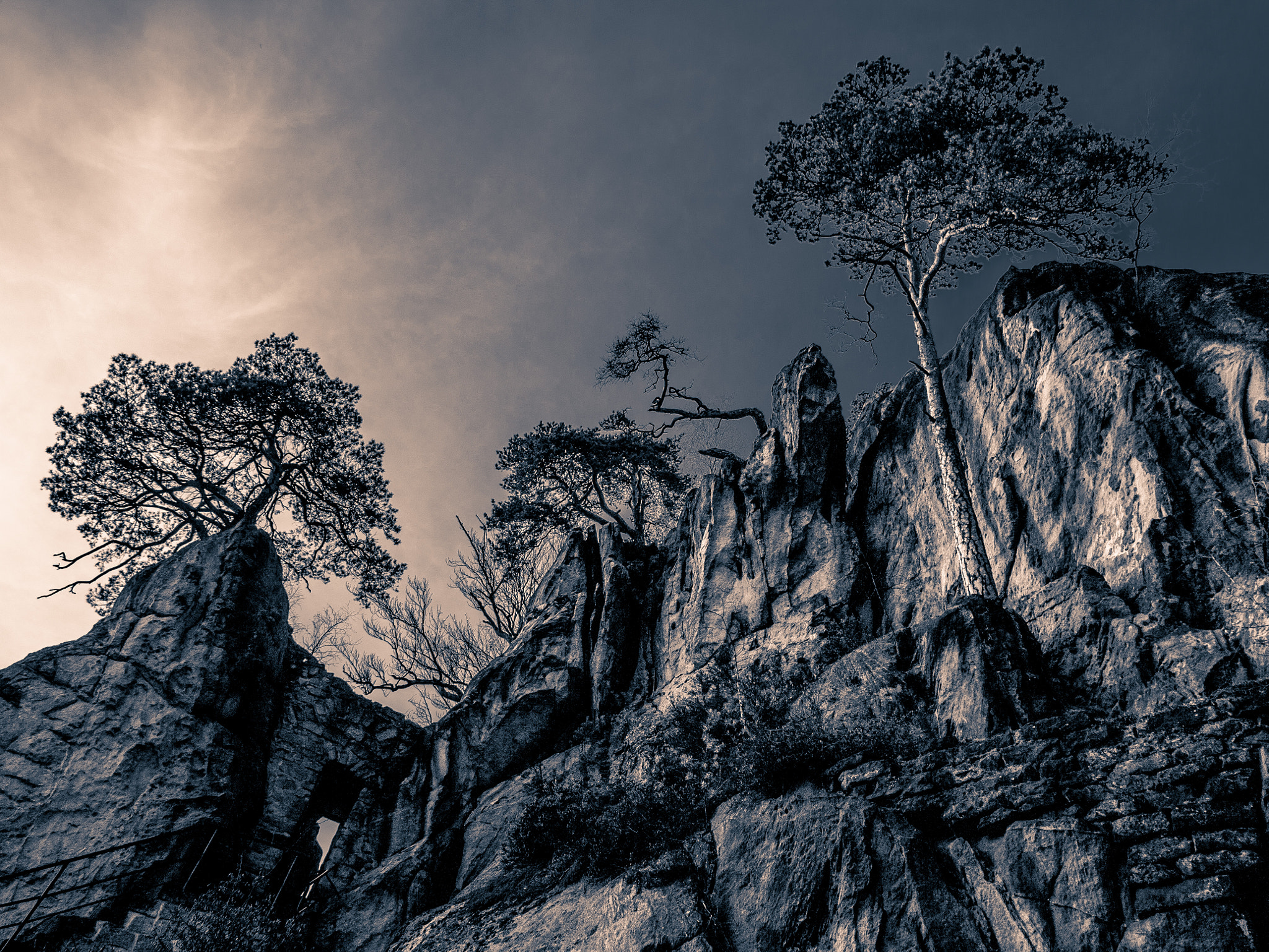 Pentax smc DA 18-55mm F3.5-5.6 AL sample photo. Rock castle vranov photography