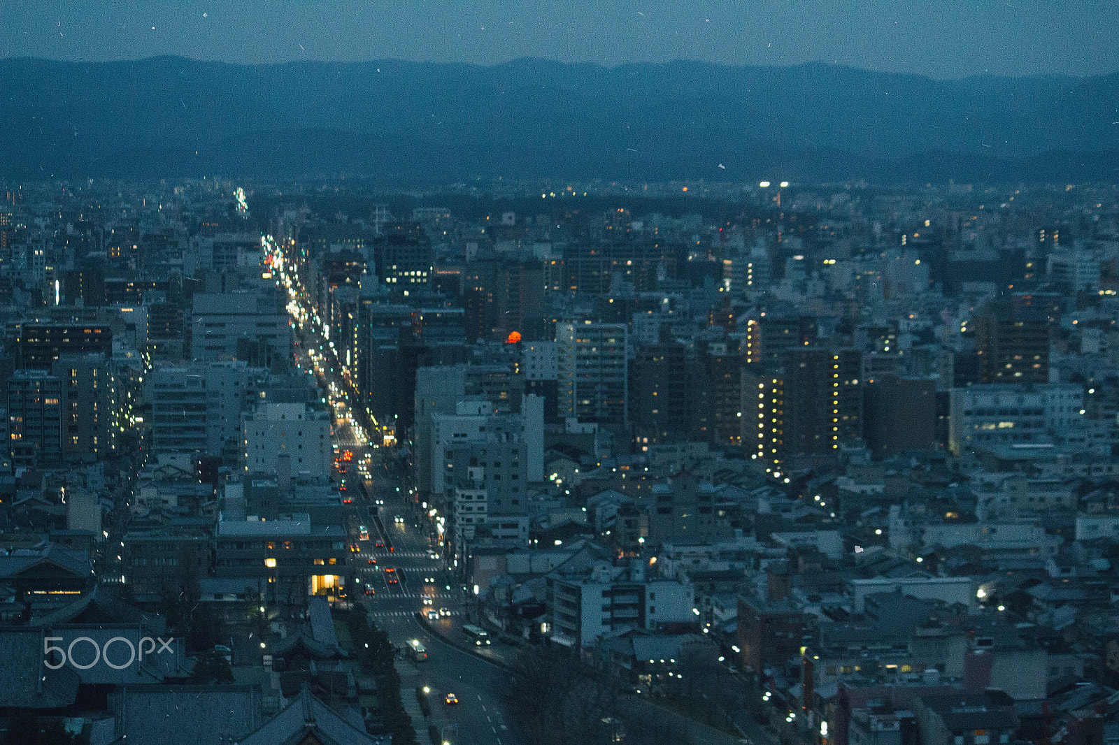 Canon EF-S 55-250mm F4-5.6 IS sample photo. Kyoto by night photography