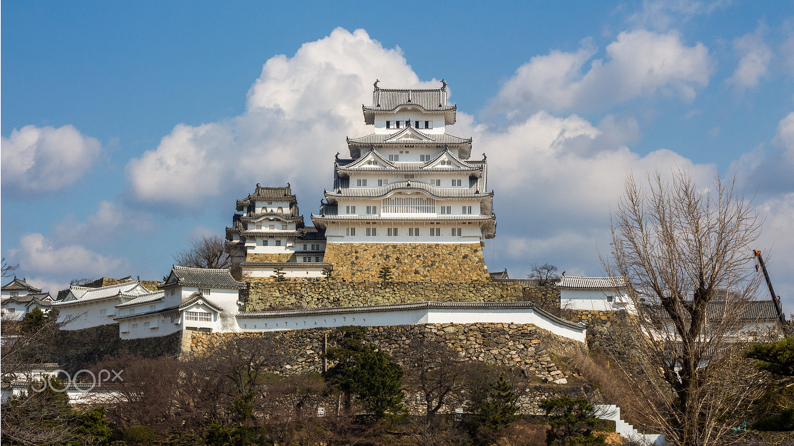 Canon EOS 650D (EOS Rebel T4i / EOS Kiss X6i) + Canon EF 50mm F1.8 II sample photo. Himeji castle photography