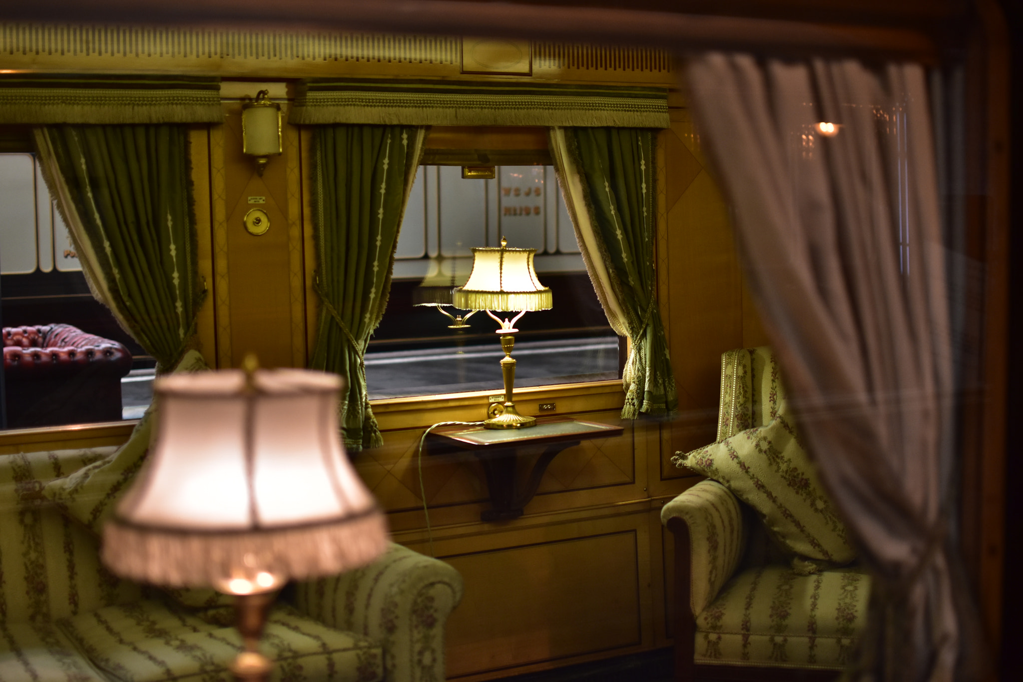 Nikon D5500 + Nikon AF-S DX Nikkor 35mm F1.8G sample photo. York railway inside train photography