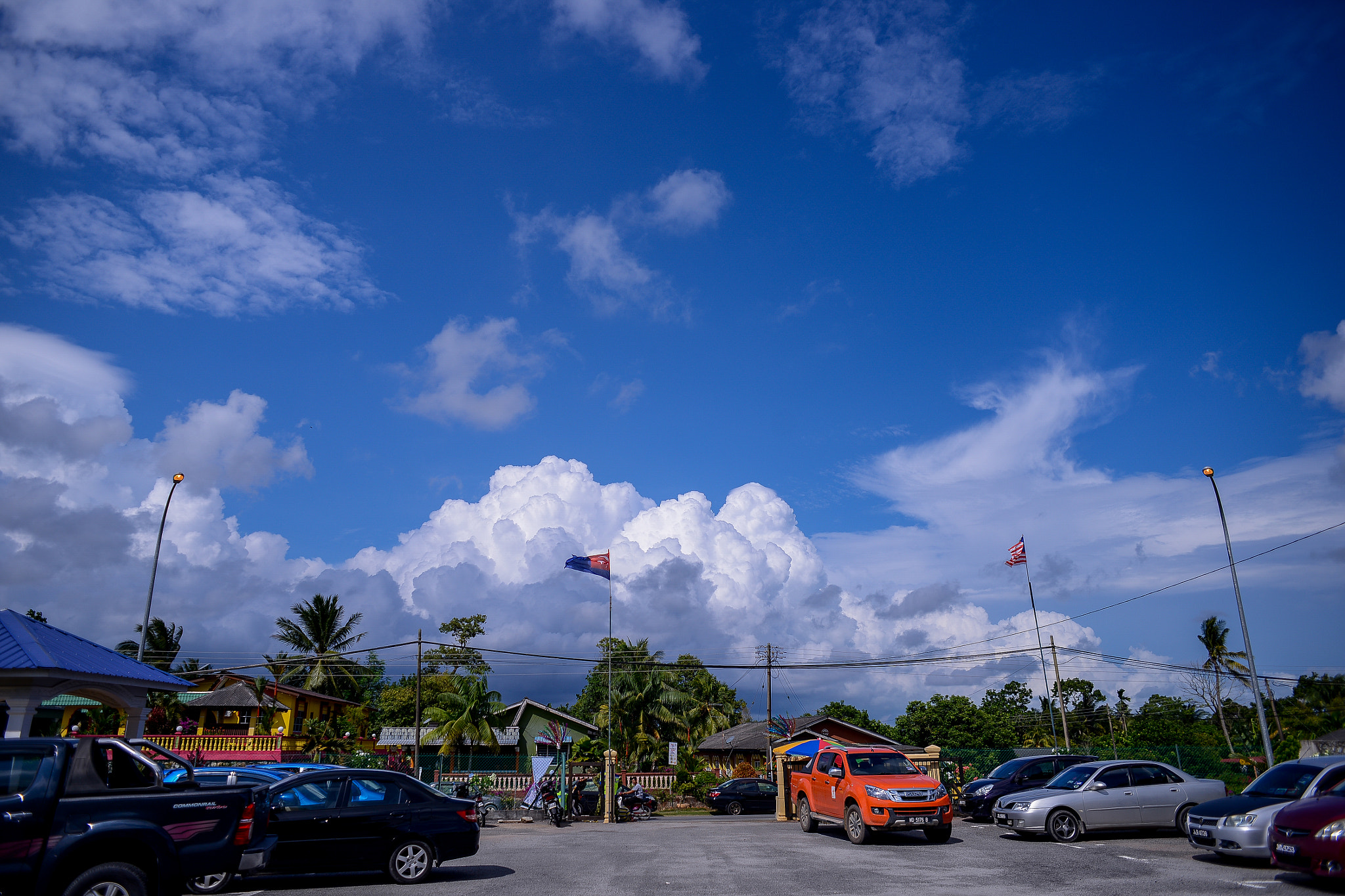 AF Nikkor 24mm f/2.8 sample photo. Blue sky photography