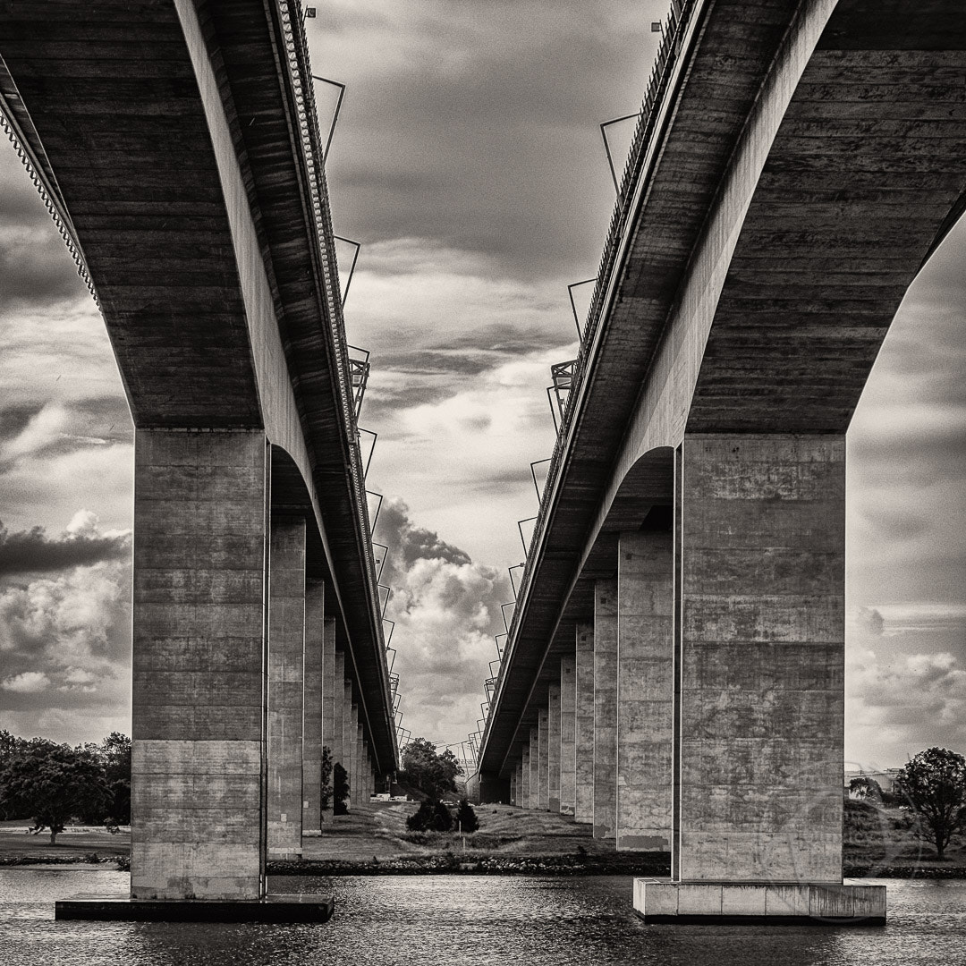 Fujifilm X-T1 sample photo. Under the gateway bridges 4 photography