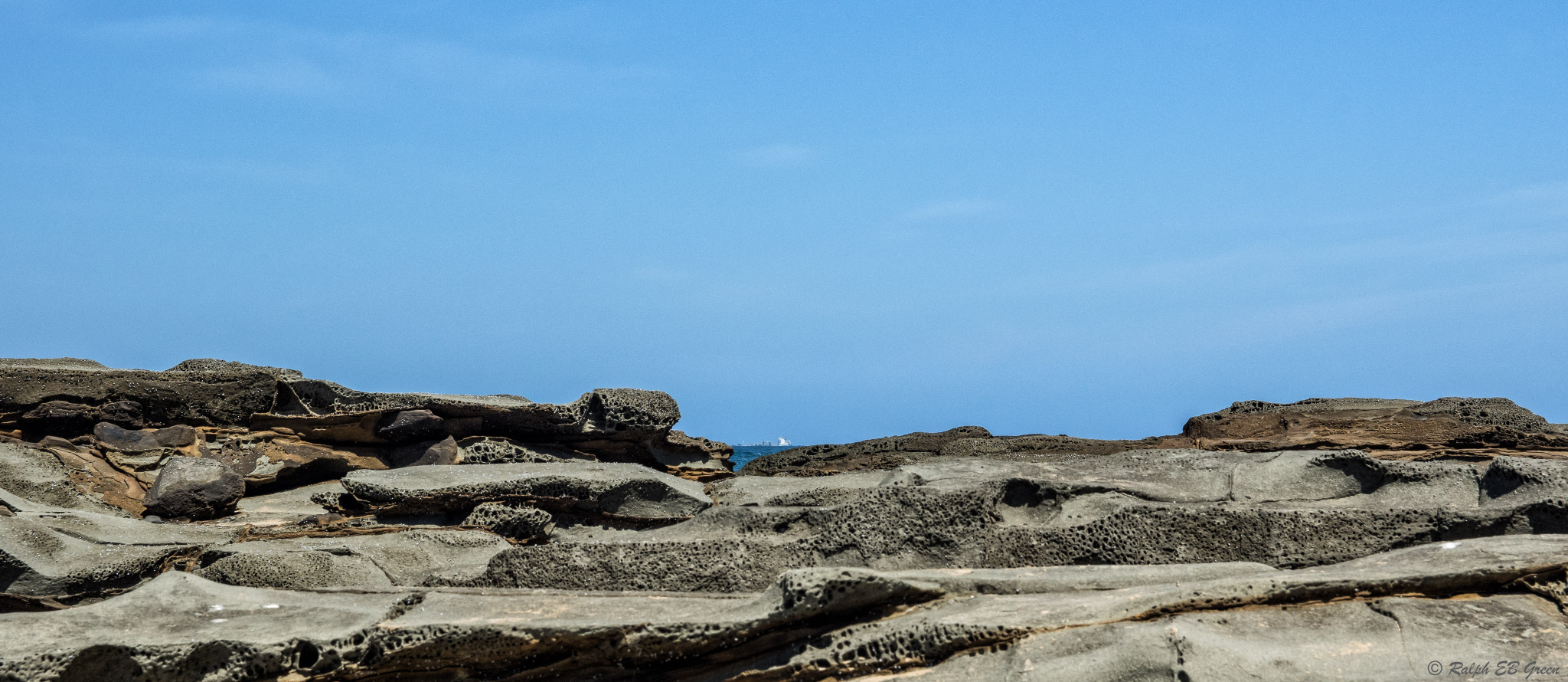 Pentax K-3 II sample photo. Ship on the horizon photography