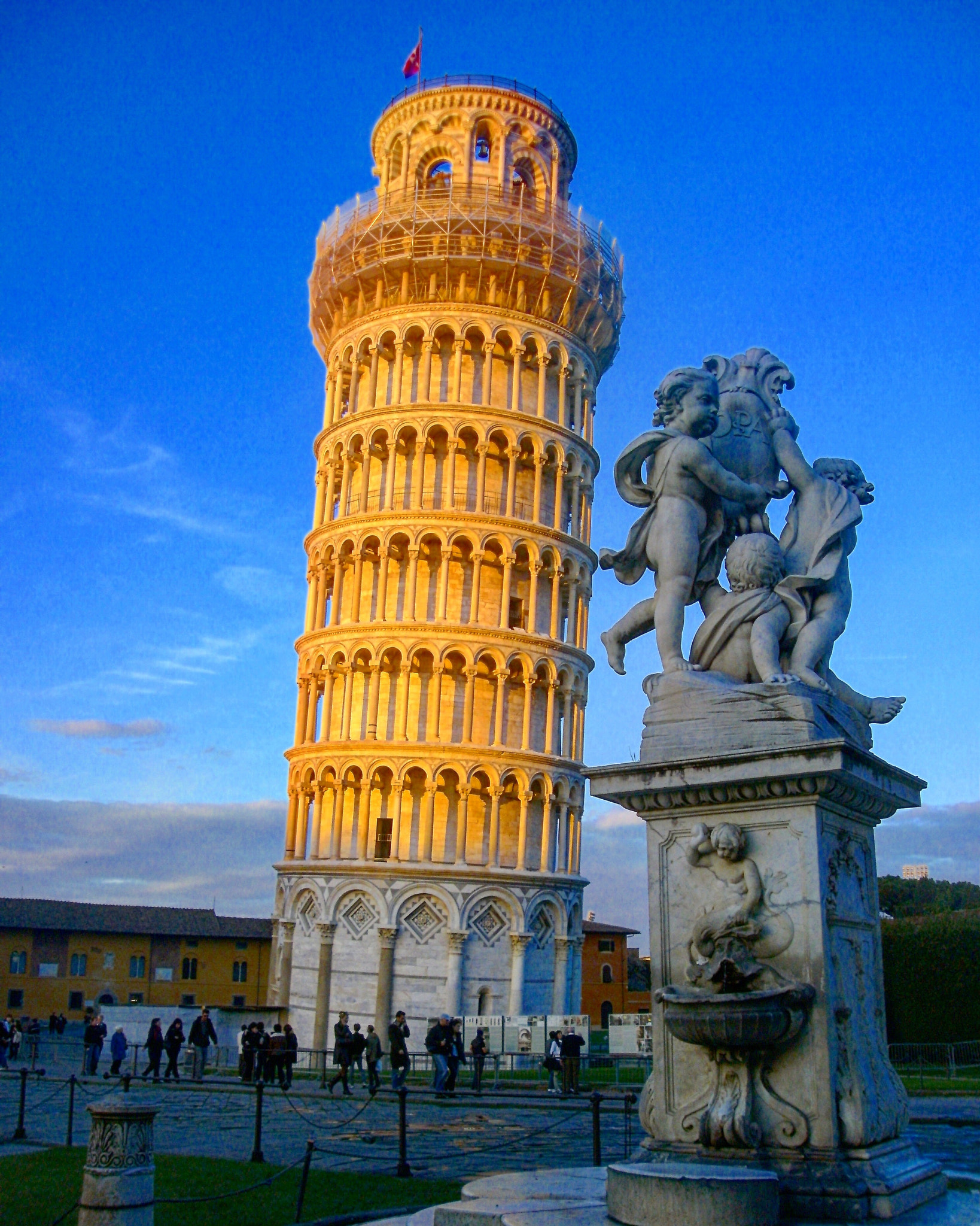 TRAVELER XS 40 sample photo. Pisa photography