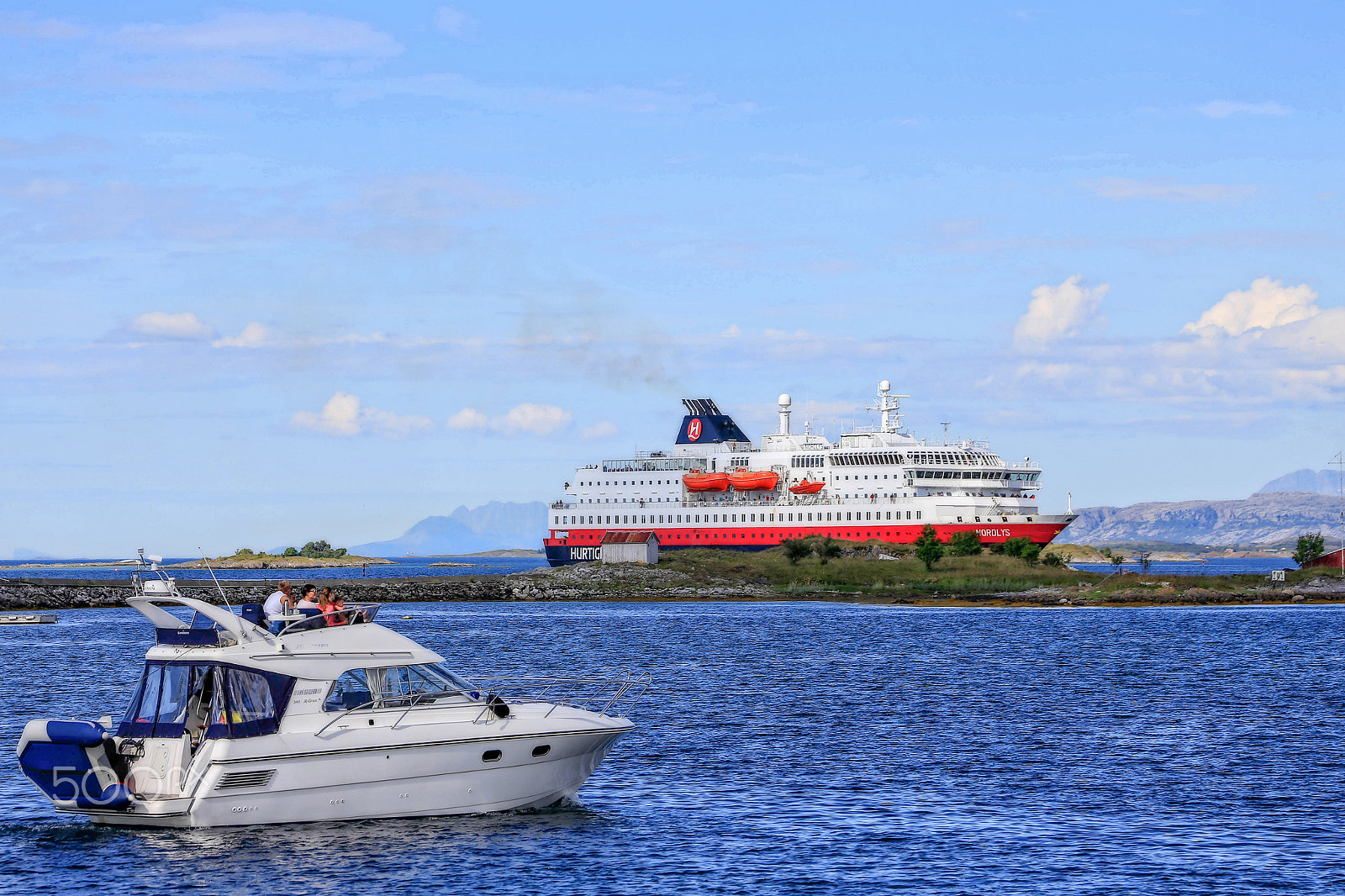 Canon EF 70-300mm F4-5.6L IS USM sample photo. Ms nordlys arrives bronnoysund in sunny weather photography