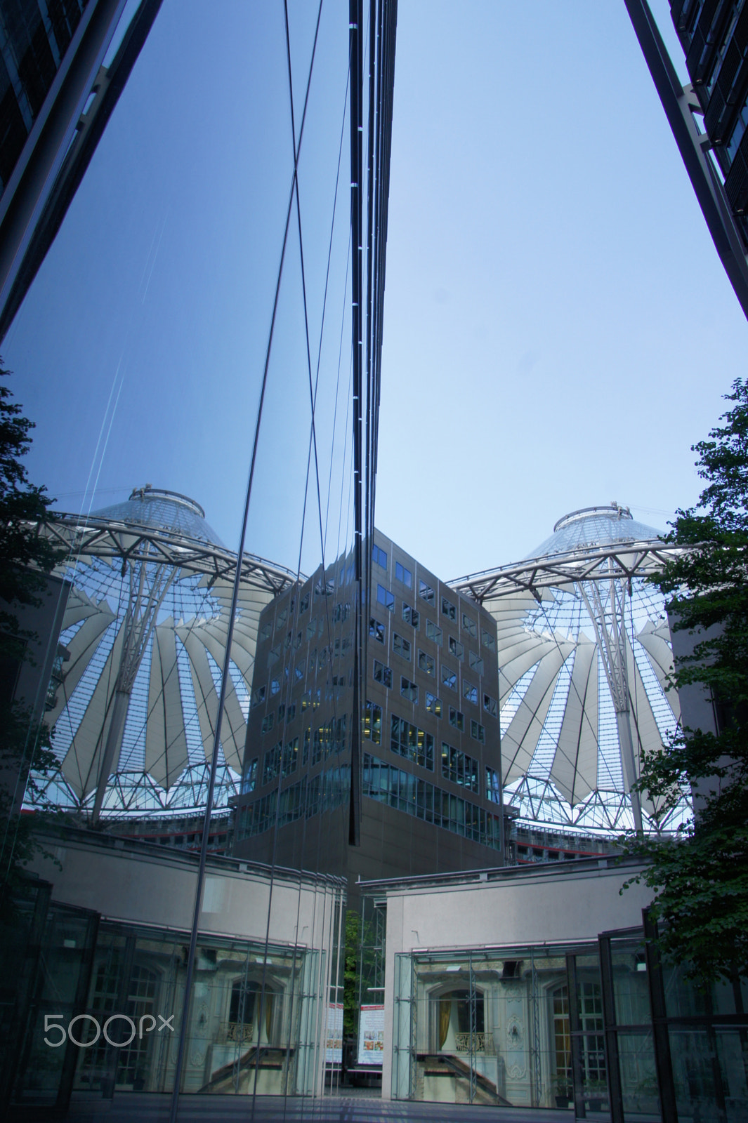 Sony Alpha DSLR-A550 + Tamron 18-270mm F3.5-6.3 Di II PZD sample photo. The sony center at potsdamer platz, berlin. photography