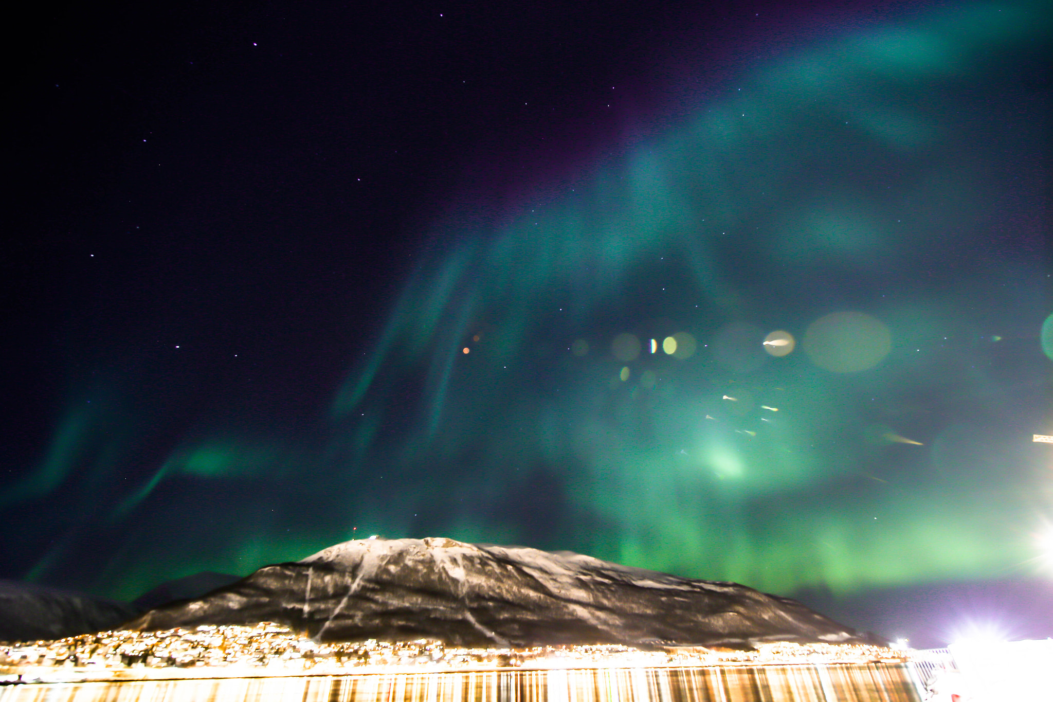 Canon EOS 6D + Canon EF 11-24mm F4L USM sample photo. One night in tromso photography