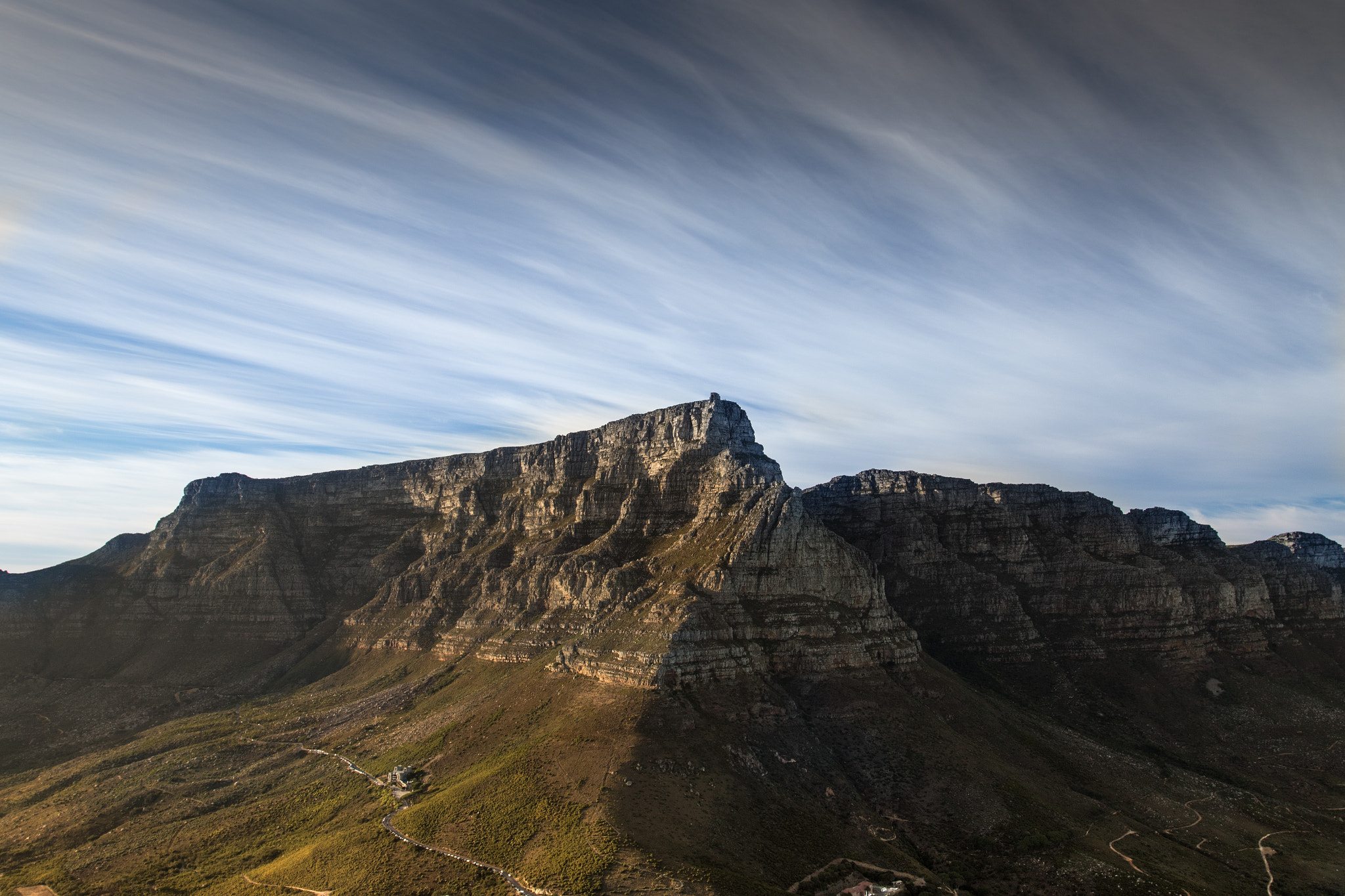 Canon EOS 7D Mark II + Canon EF 17-40mm F4L USM sample photo. Table mountain early morning walk photography