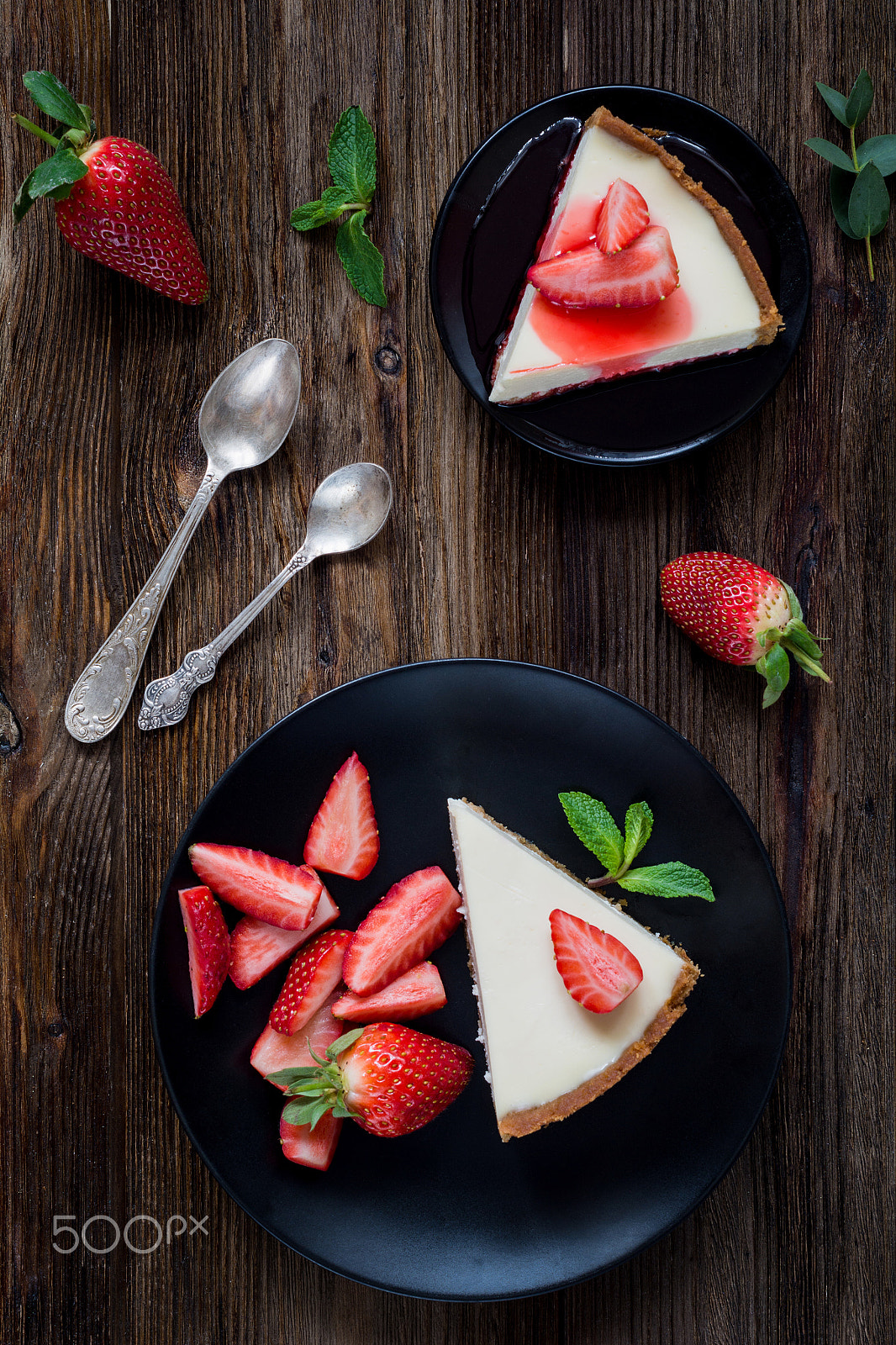 Nikon D7100 + Nikon AF-S Nikkor 50mm F1.4G sample photo. Cheesecake with strawberries photography