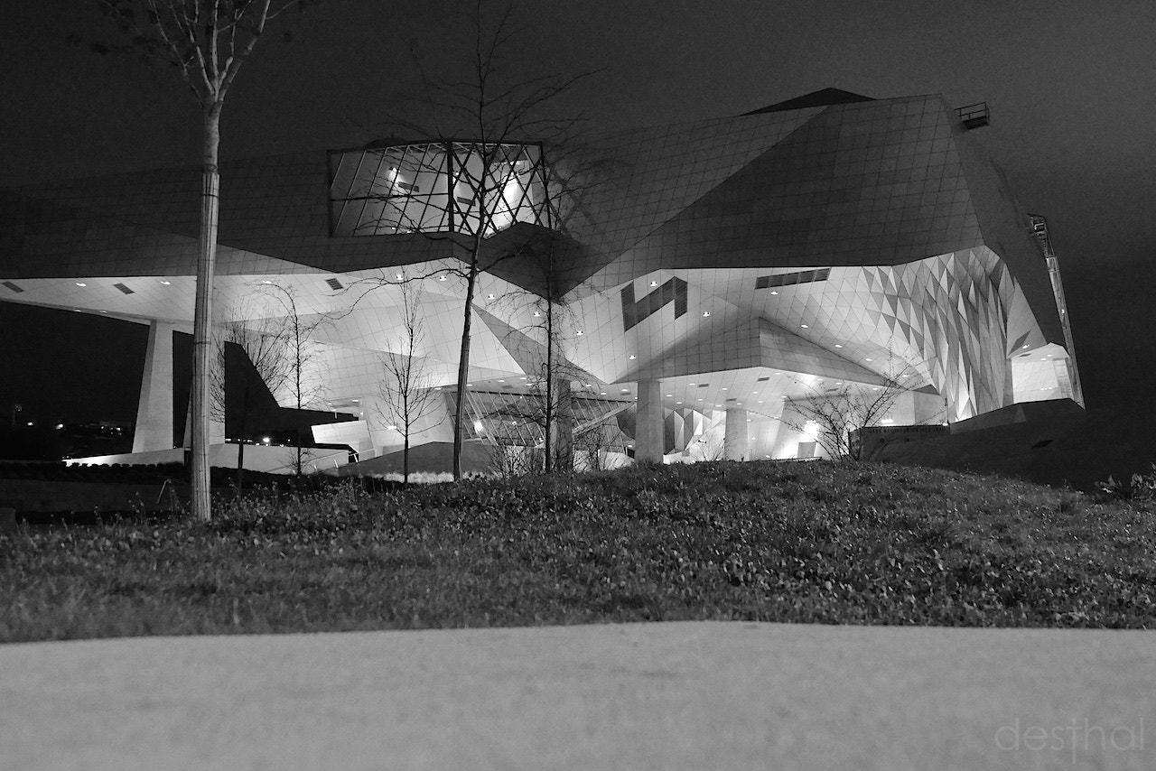 Panasonic Lumix DMC-GM5 sample photo. Confluence museum by night photography