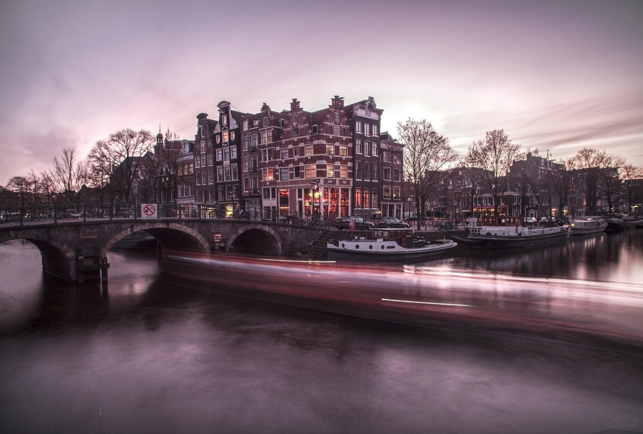 Sigma 20mm EX f/1.8 sample photo. 10 second of amsterdam photography