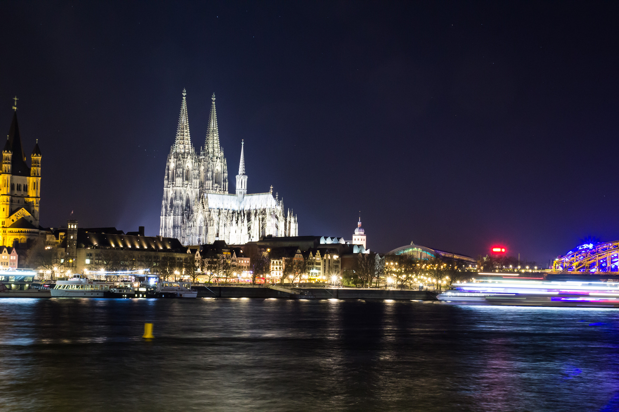 Tamron SP AF 17-50mm F2.8 XR Di II LD Aspherical (IF) sample photo. Cologne cathedral by night photography