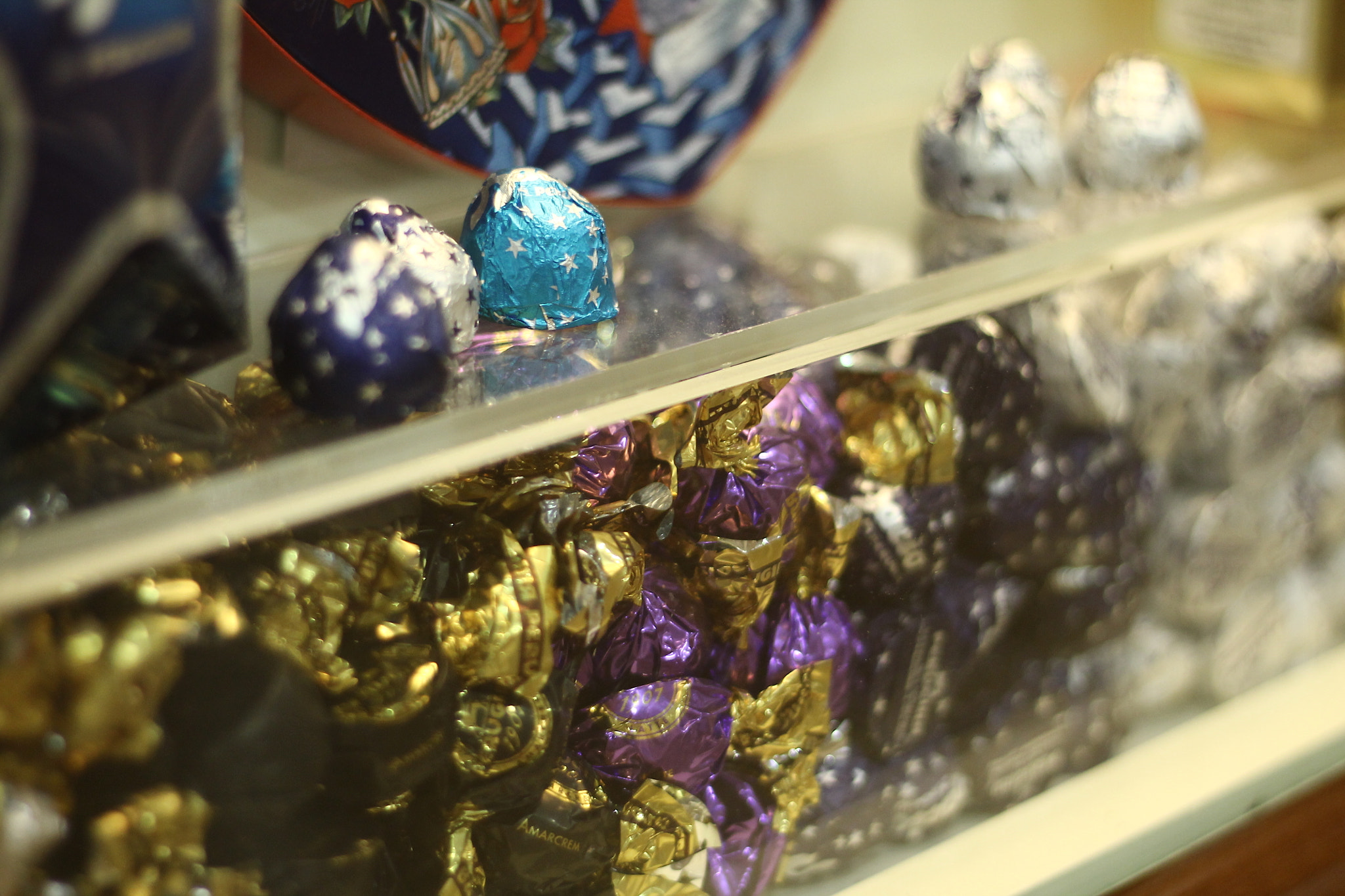 Canon EOS 1100D (EOS Rebel T3 / EOS Kiss X50) + Canon EF 50mm F1.8 STM sample photo. Everyone says chocolate photography