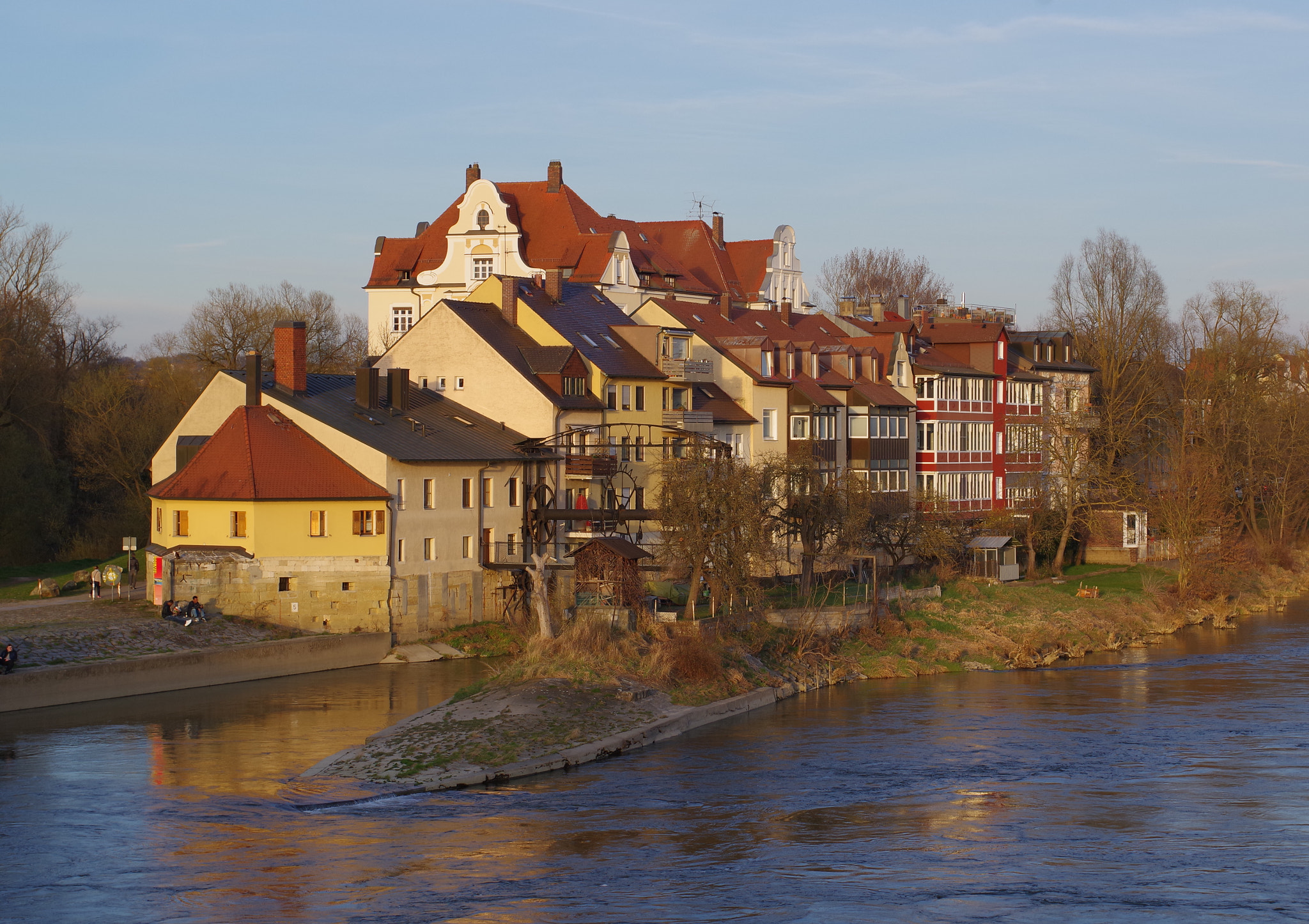 Pentax K-70 + Pentax smc FA 43mm F1.9 Limited sample photo. Regensburg evening photography