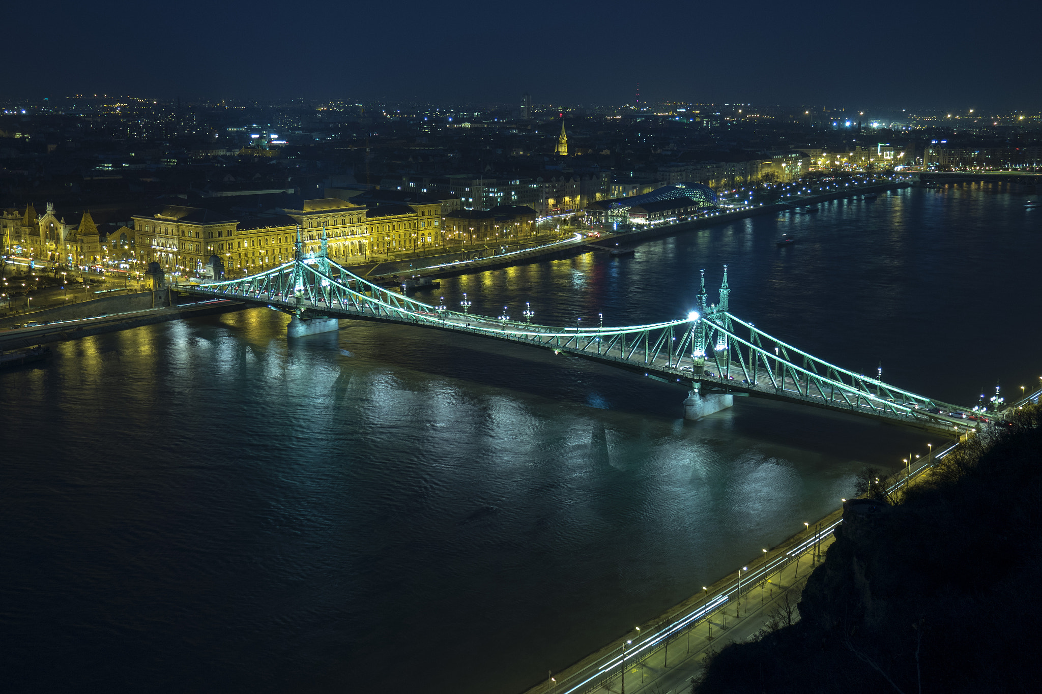 Samsung NX mini sample photo. Budapest, liberty bridge photography