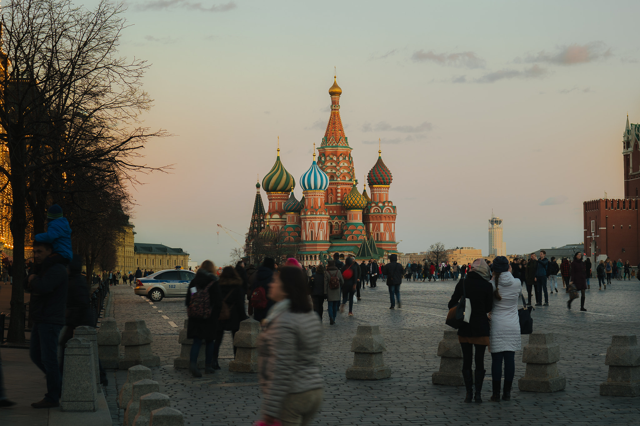 Sony a7R II sample photo. Getting darker . moscow photography