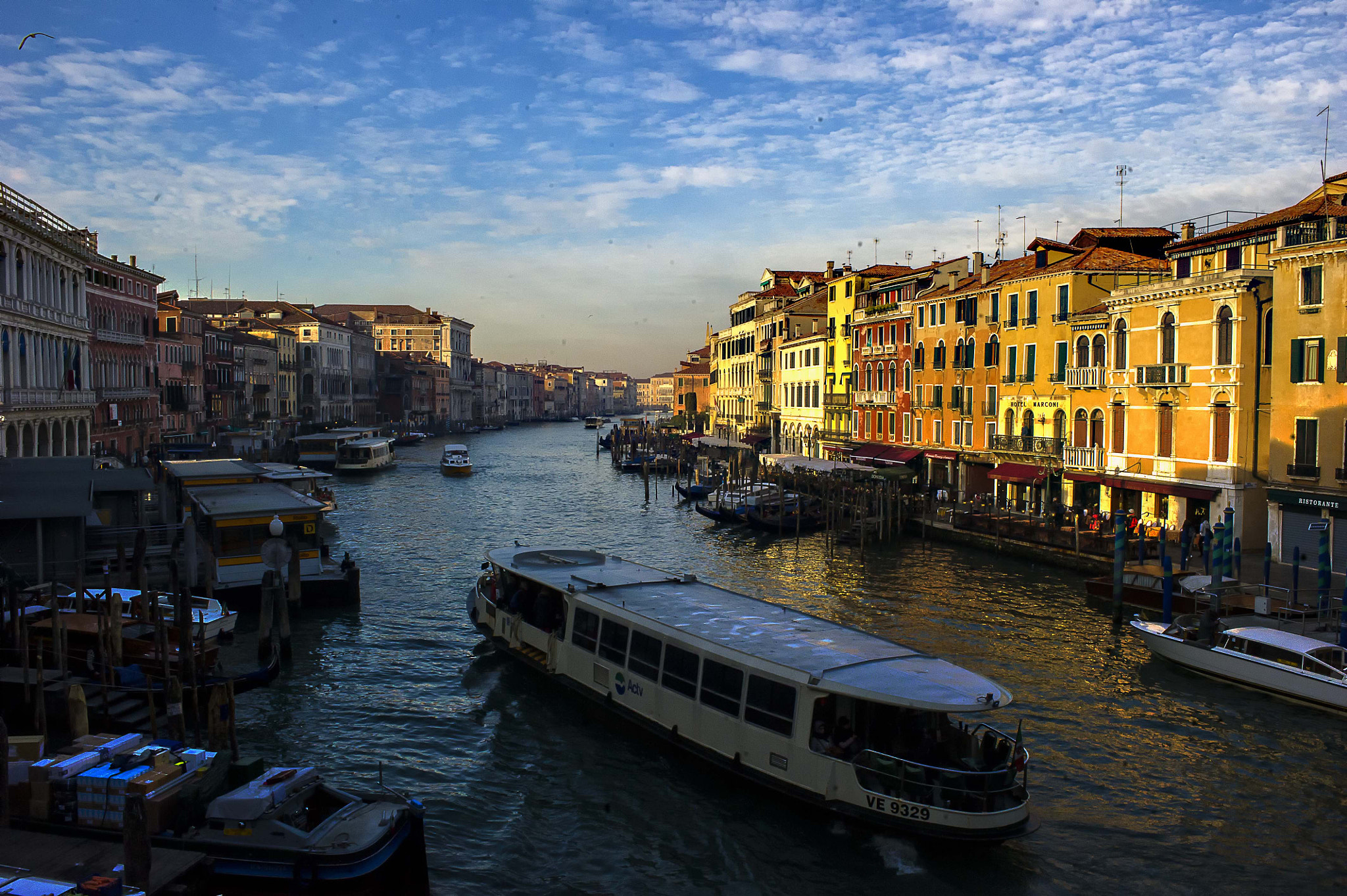 Nikon D3S + Nikon AF-S Nikkor 28-70mm F2.8 ED-IF sample photo. Venezia photography