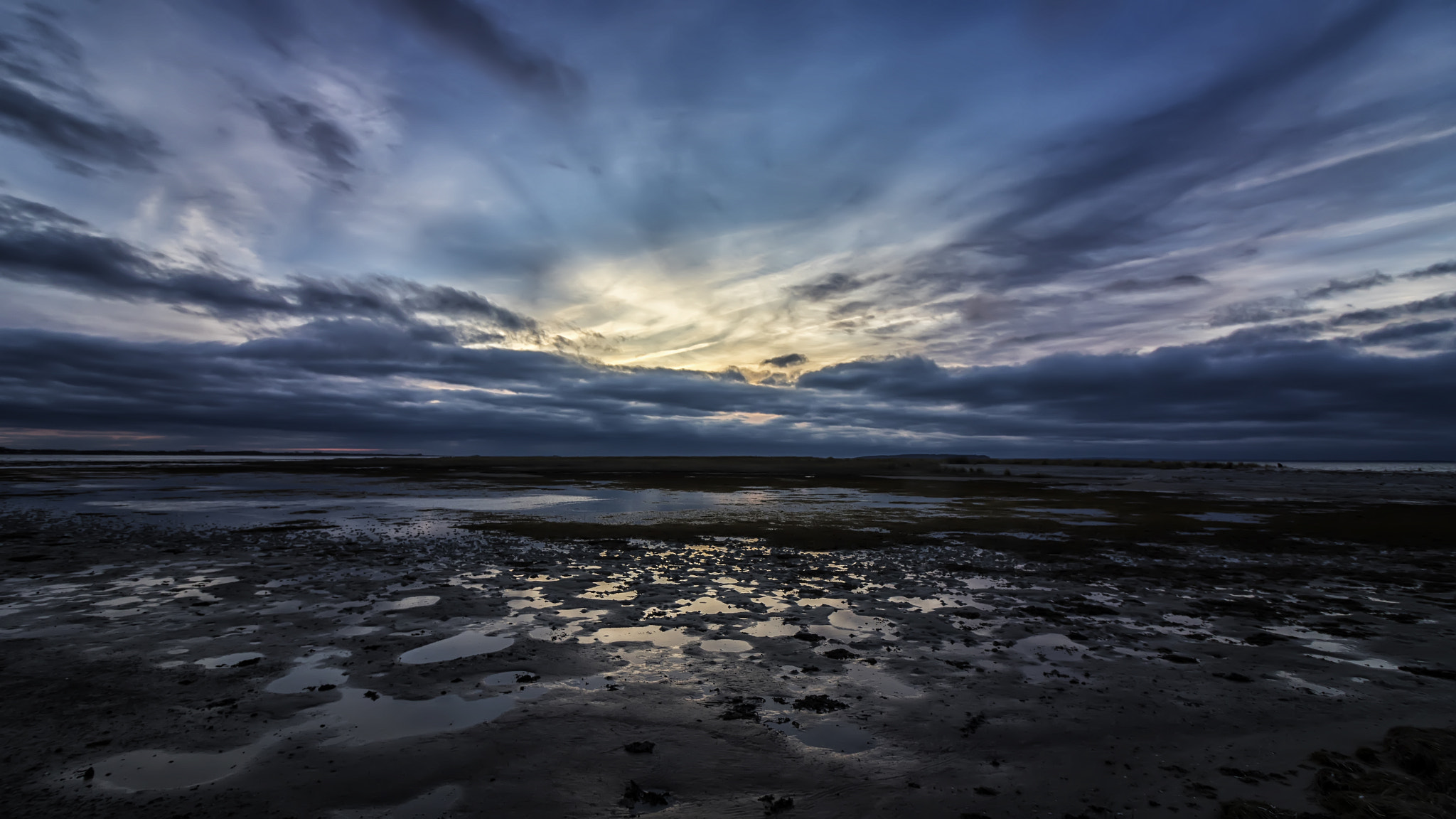 Canon EOS 7D Mark II sample photo. Cloudy sunset photography