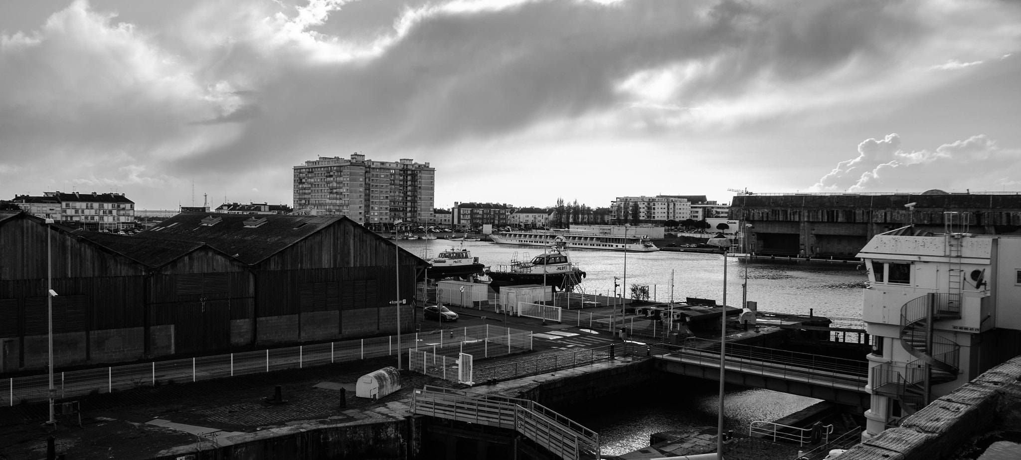 Nikon D7000 + Sigma 17-70mm F2.8-4 DC Macro OS HSM | C sample photo. Promenade portuaire 2 photography