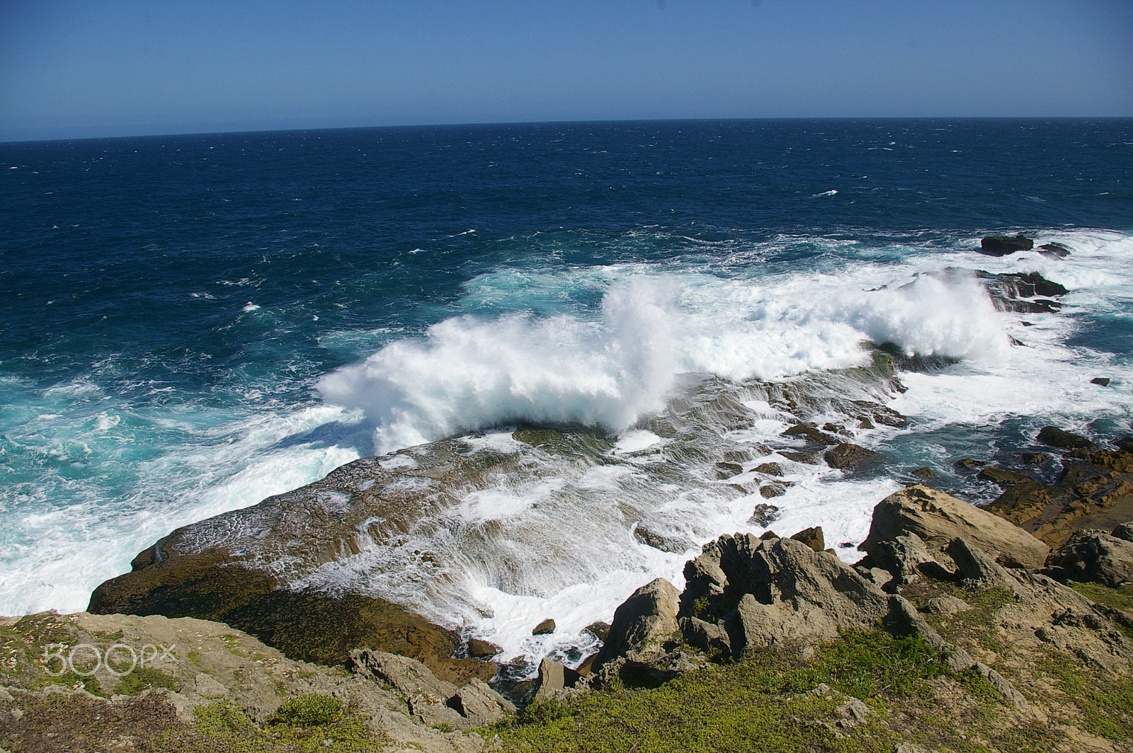 Pentax smc DA 18-55mm F3.5-5.6 AL sample photo. Crashing waves photography