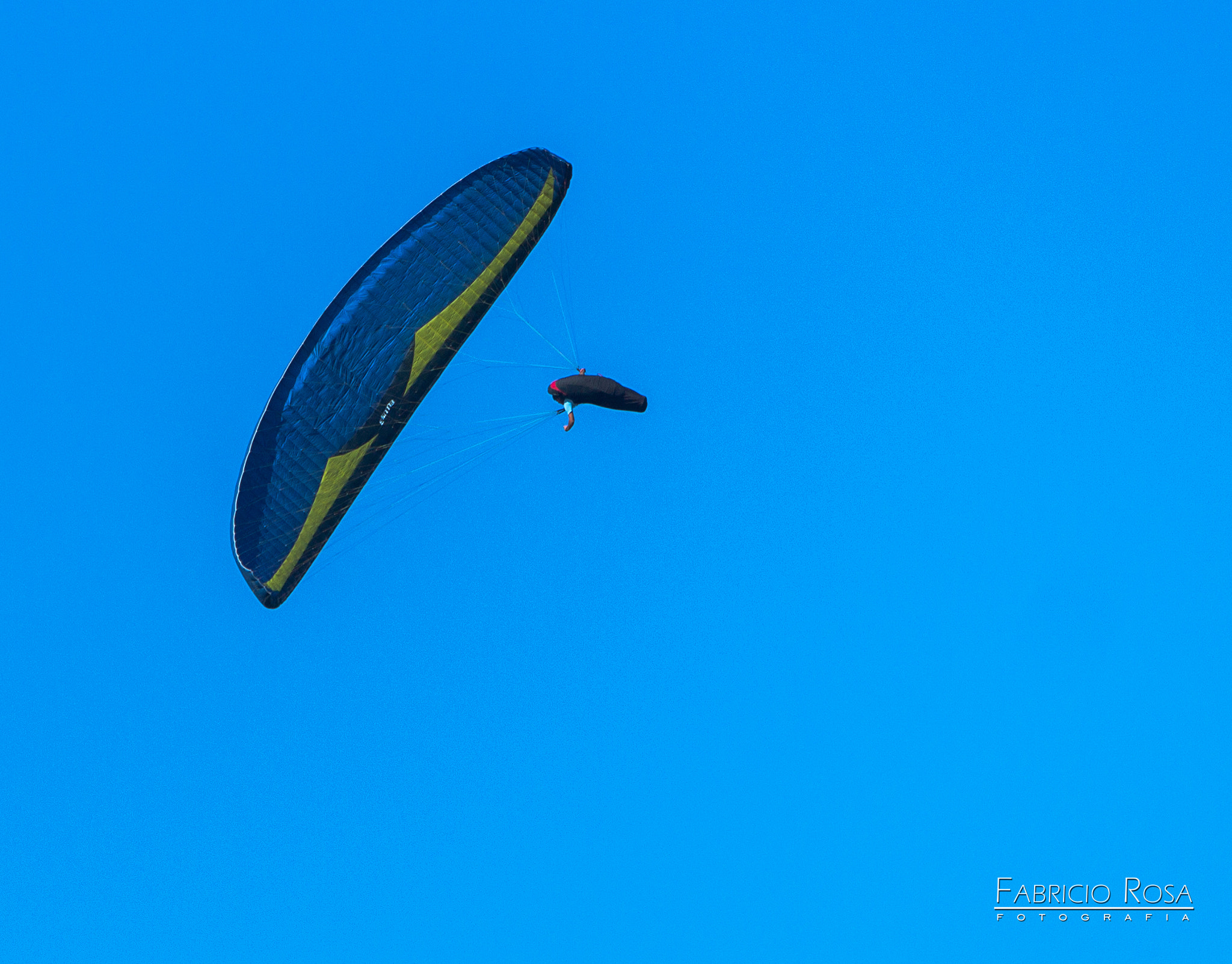 Canon EF 70-200mm F2.8L IS USM sample photo. Parapente praia vermelha photography