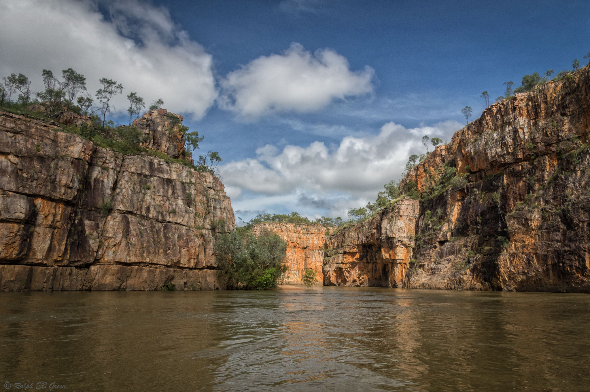 Sigma 17-50mm F2.8 EX DC HSM sample photo. Heading for jeddas rock photography