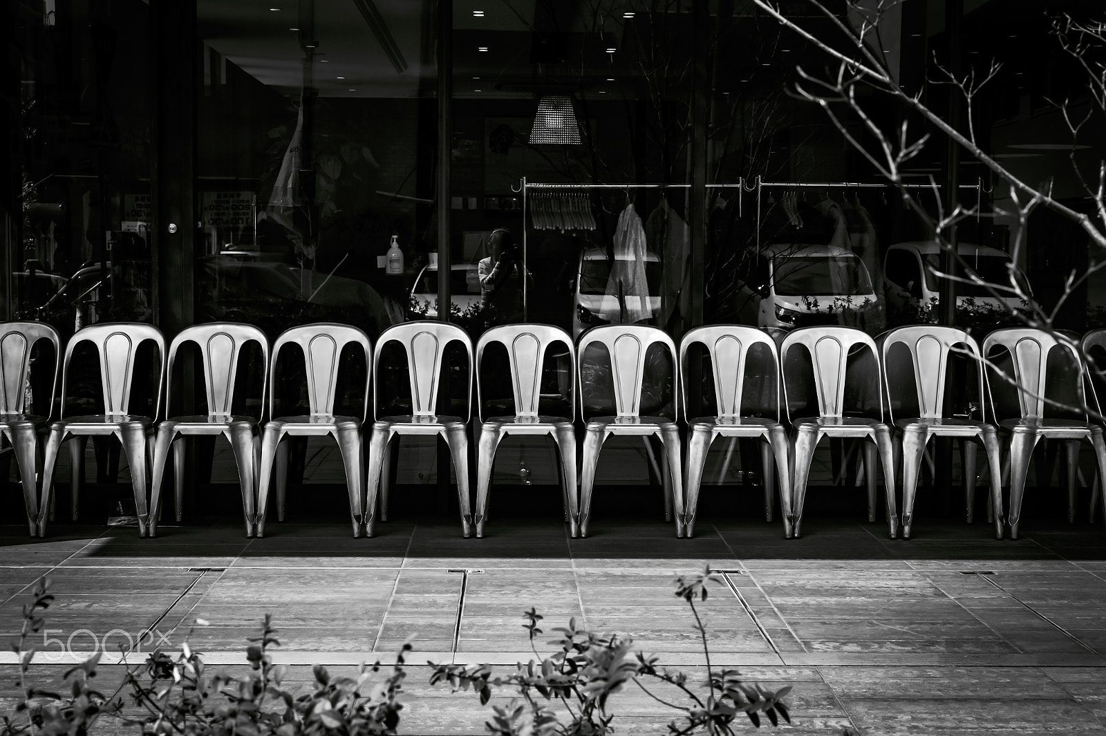 Summicron-M 50mm f/2 (IV, V) sample photo. Waiting for..... photography