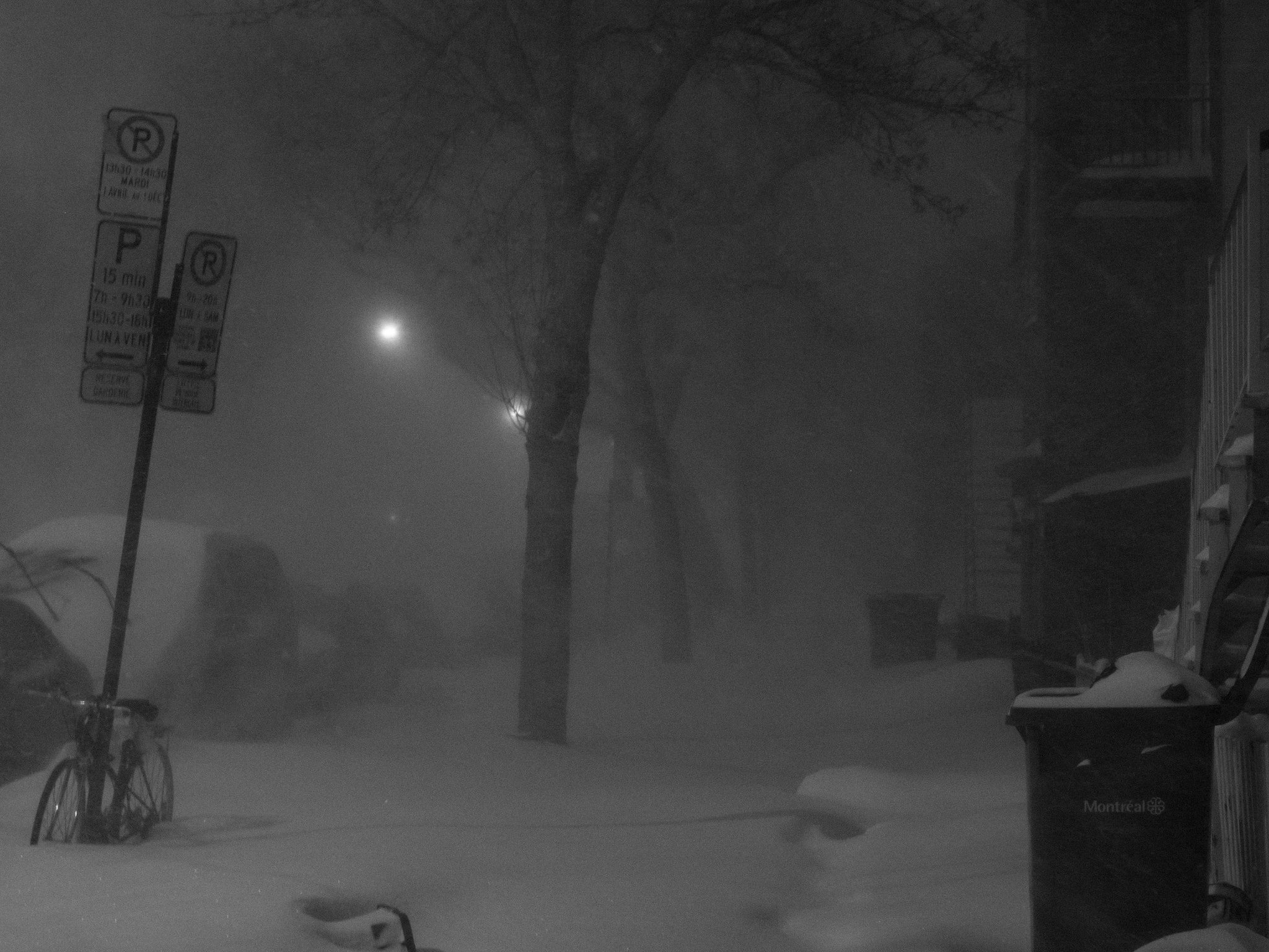 Olympus OM-D E-M10 II sample photo. Storm of the year - b&w - montréal photography