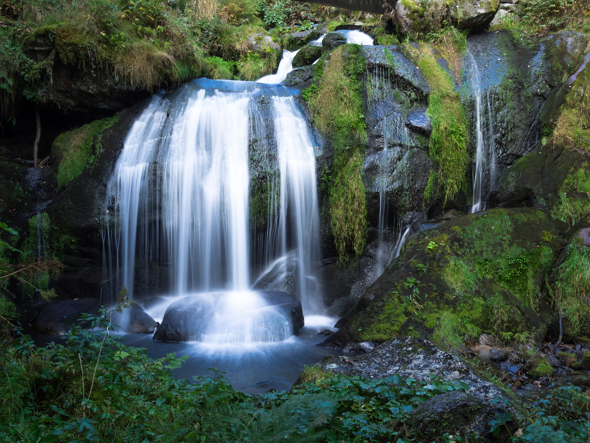 Olympus M.Zuiko Digital ED 9-18mm F4.0-5.6 sample photo. Waterfall photography