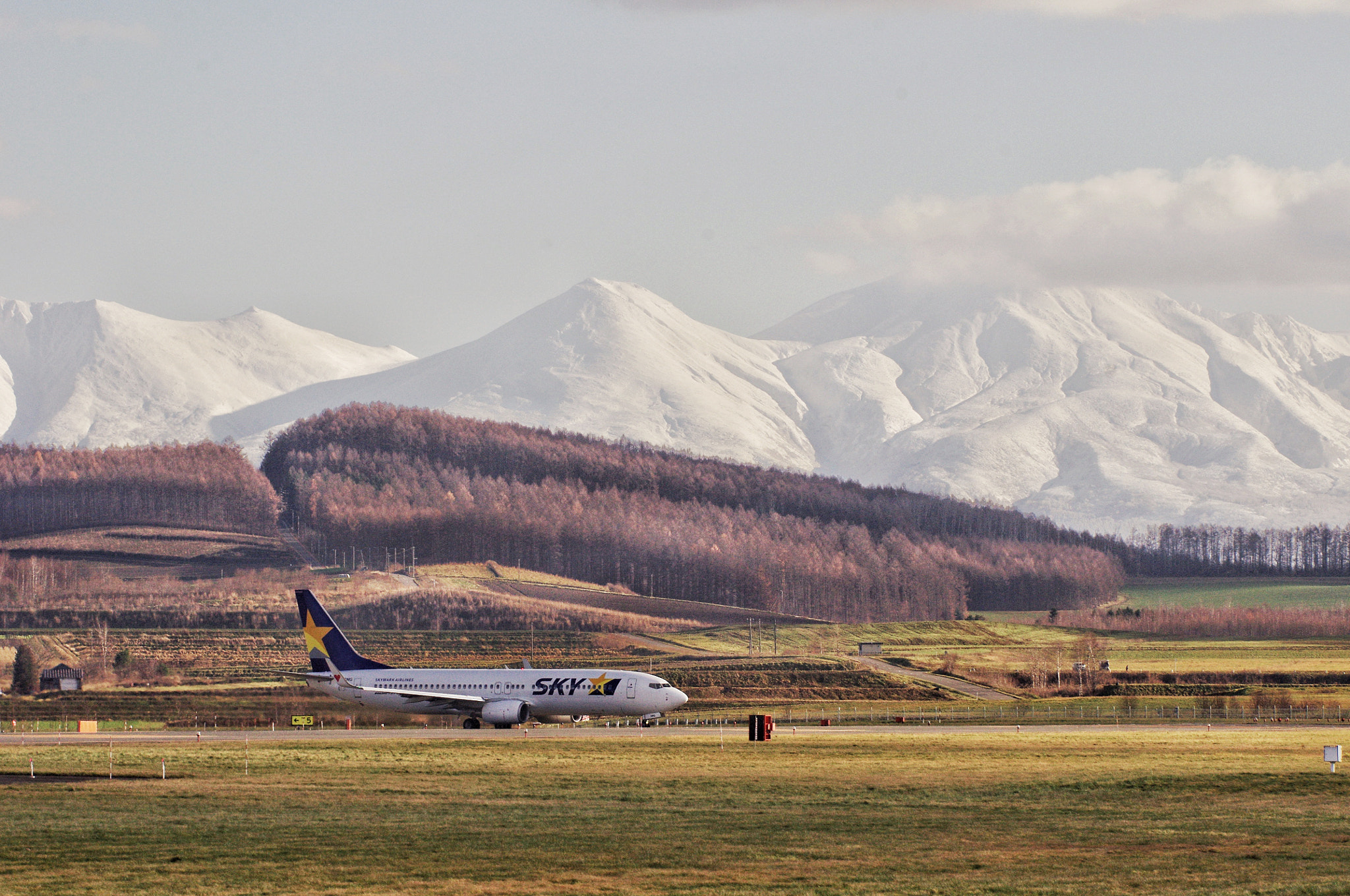 Pentax K-x + Sigma sample photo. Asahikawa airport ,hokkaido japan photography