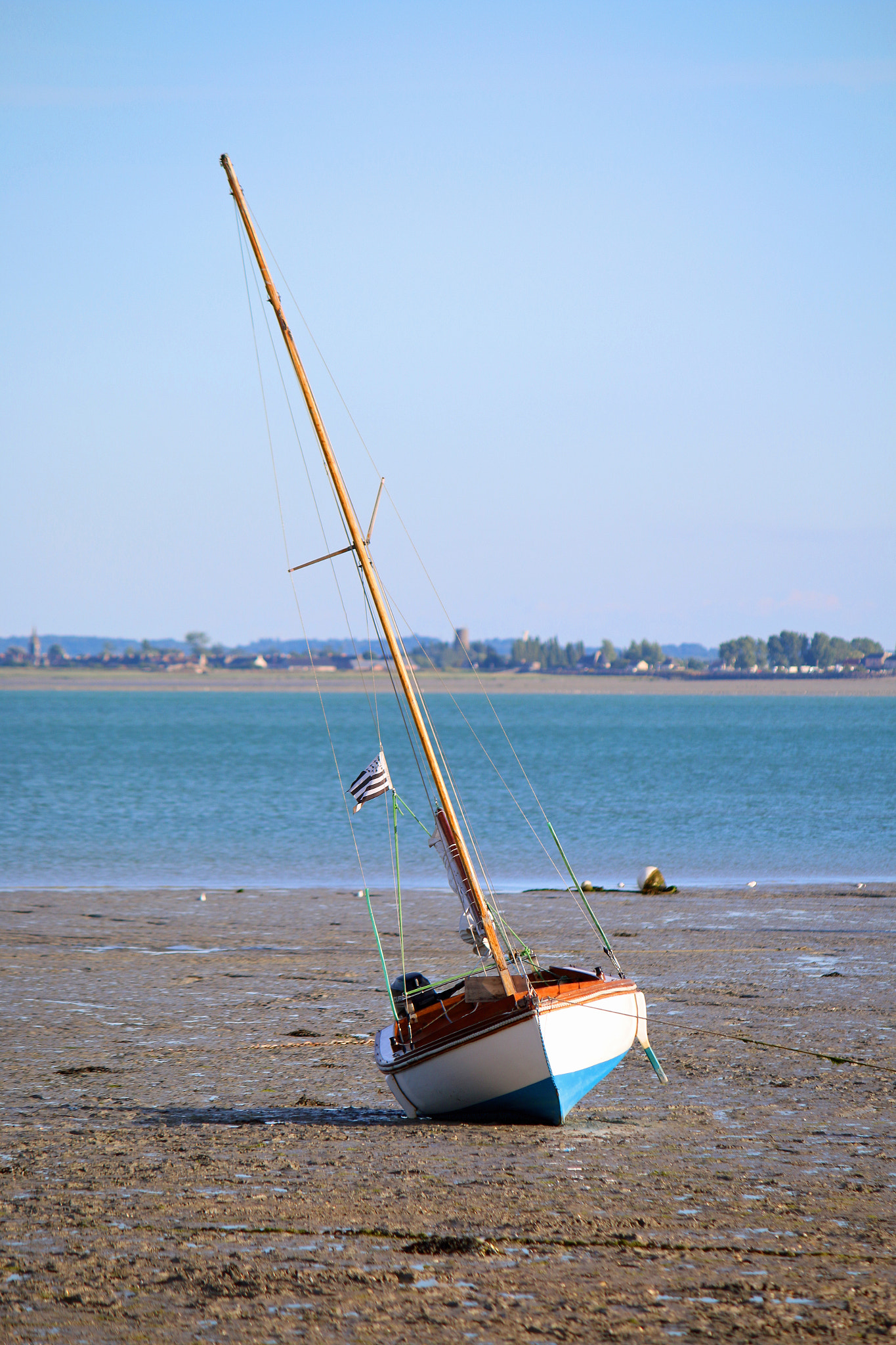 Canon EF-S 55-250mm F4-5.6 IS sample photo. Bretagne photography