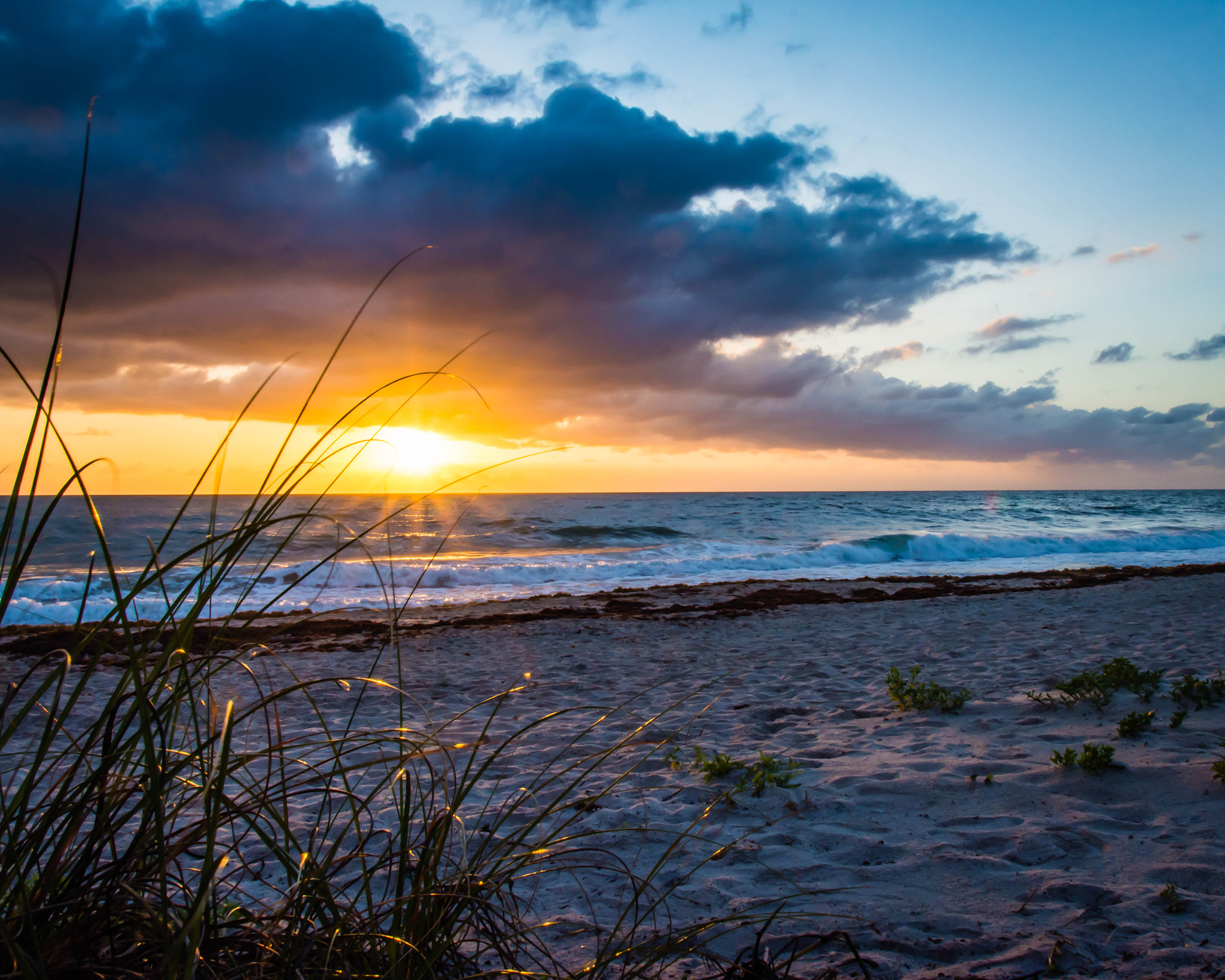 Sigma 18-250mm F3.5-6.3 DC Macro OS HSM sample photo. Sunrise over vero beach photography