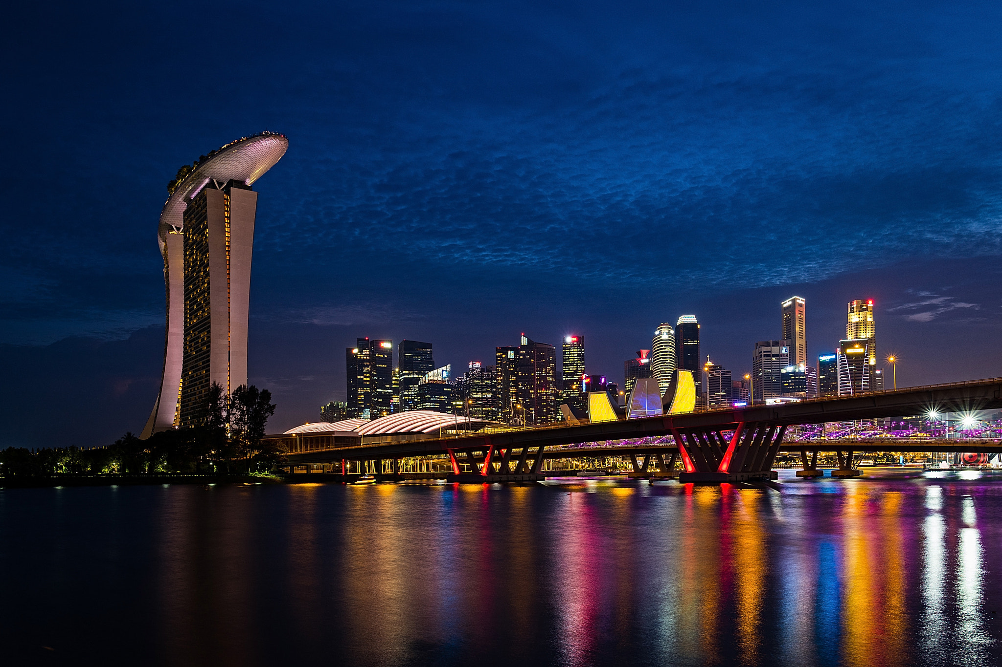 VARIO-ELMARIT 1:2.8-4.0/24-90mm ASPH. OIS sample photo. Am singapore river @night photography