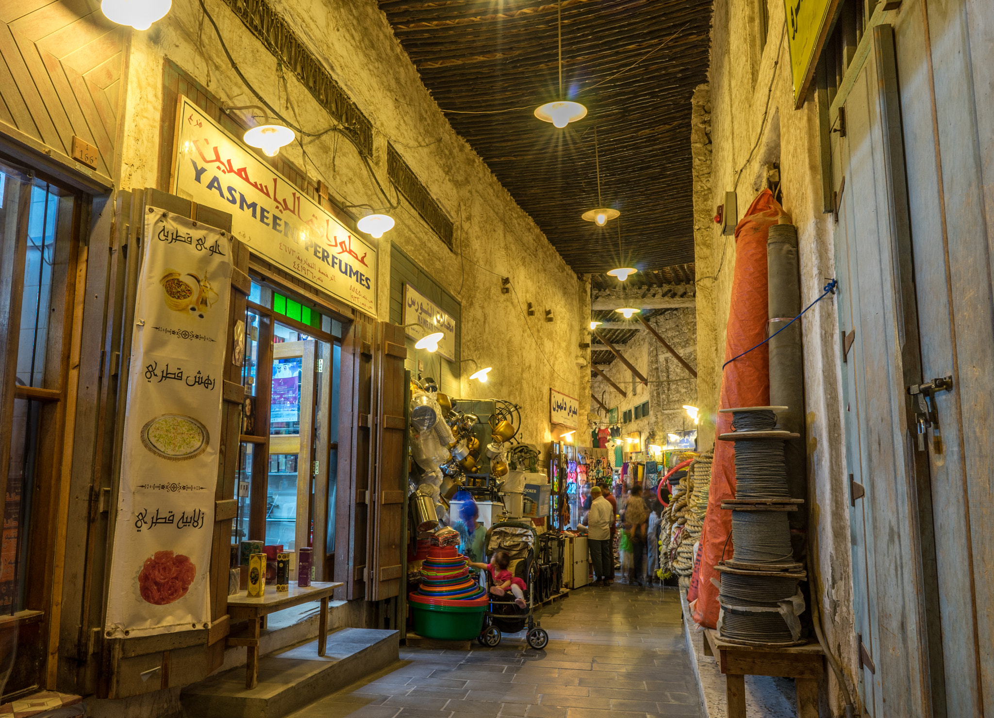 Sony a7 + Sony FE 28mm F2 sample photo. Souk photography