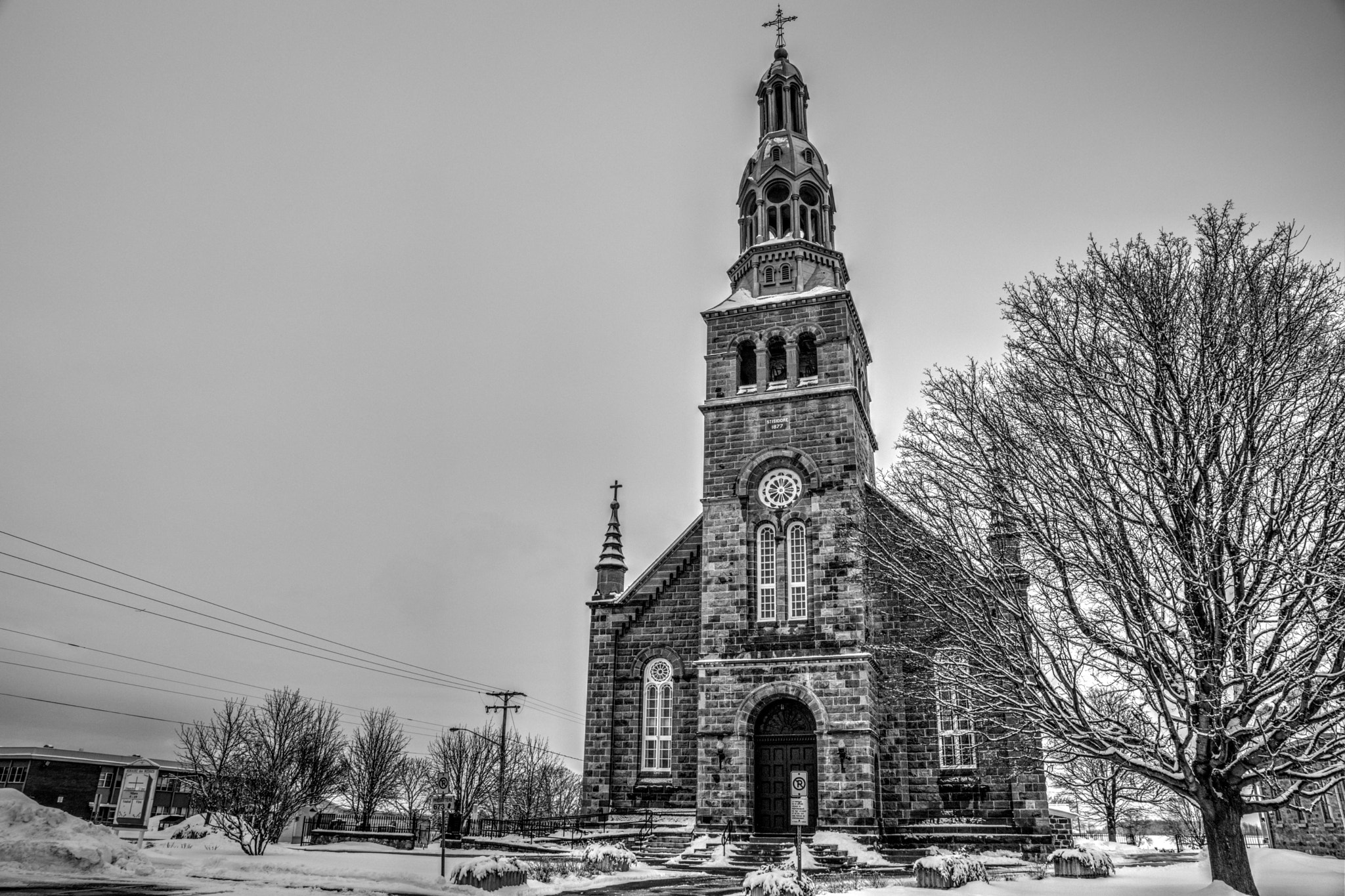 Sony SLT-A77 + Sony DT 16-105mm F3.5-5.6 sample photo. Winter old church photography