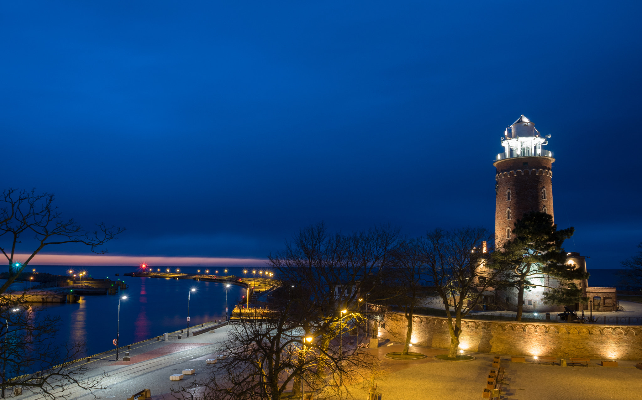 Olympus OM-D E-M5 II + Olympus M.Zuiko Digital ED 12-40mm F2.8 Pro sample photo. Leuchtturm von kolberg photography