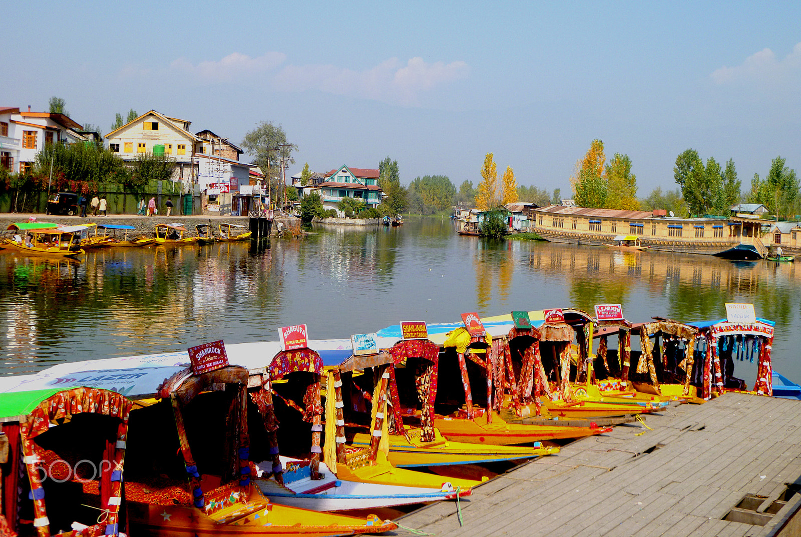 Panasonic DMC-FH20 sample photo. Colorful boat at dal lake photography