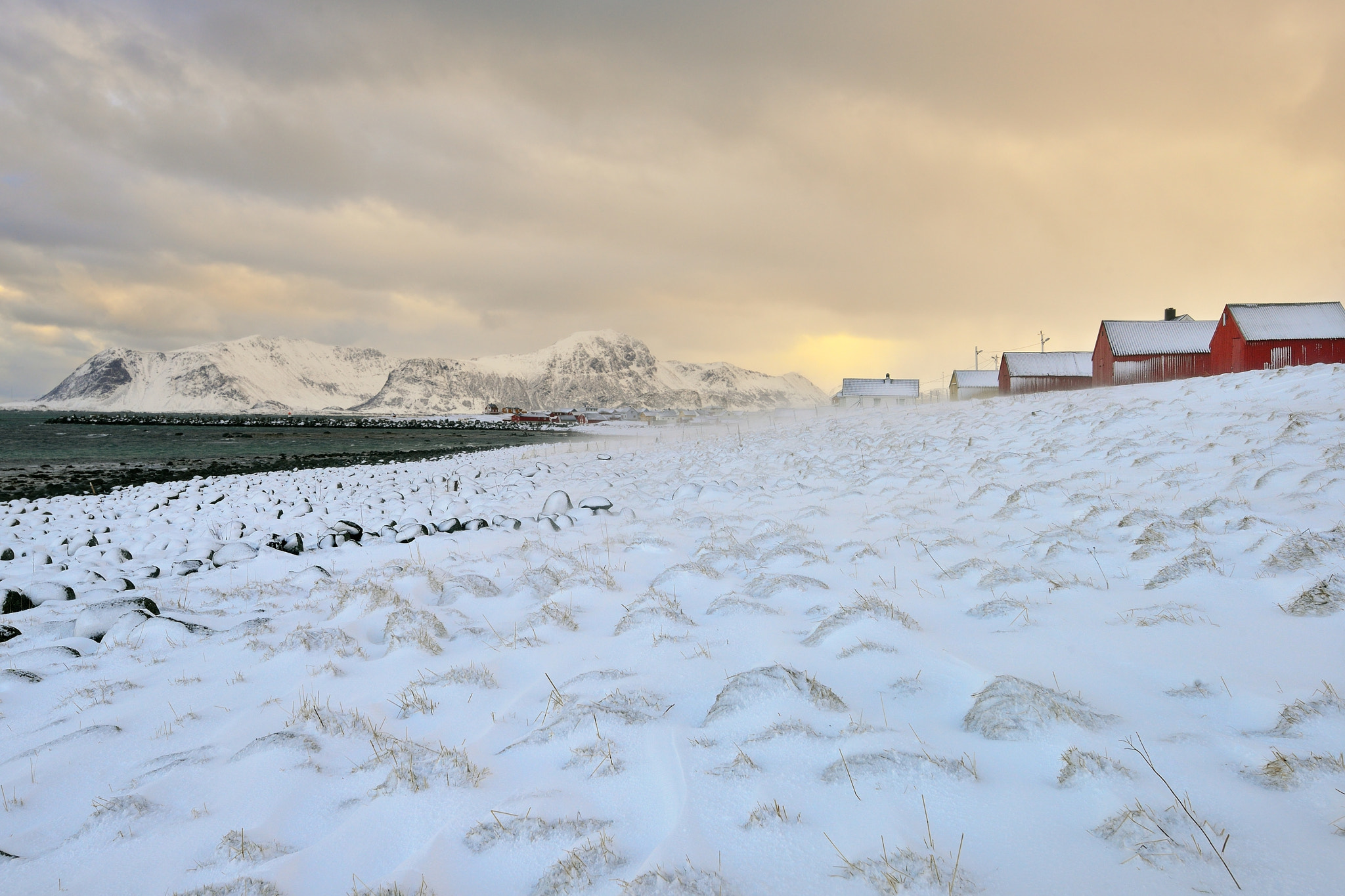 Nikon AF-S Nikkor 16-35mm F4G ED VR sample photo. Eggum beach in winter photography