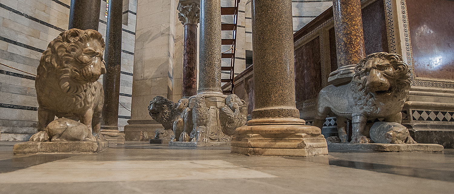 Sigma 10-20mm F4-5.6 EX DC HSM sample photo. Pisa - baptistery - inside photography