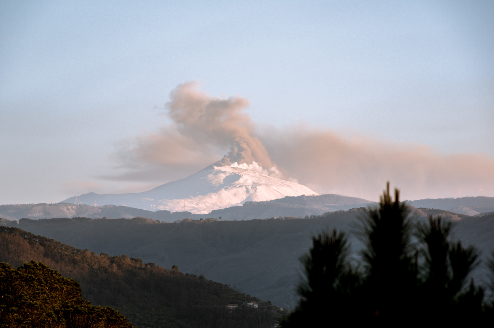 Pentax smc DA* 50-135mm F2.8 ED (IF) SDM sample photo. Mount etna  photography
