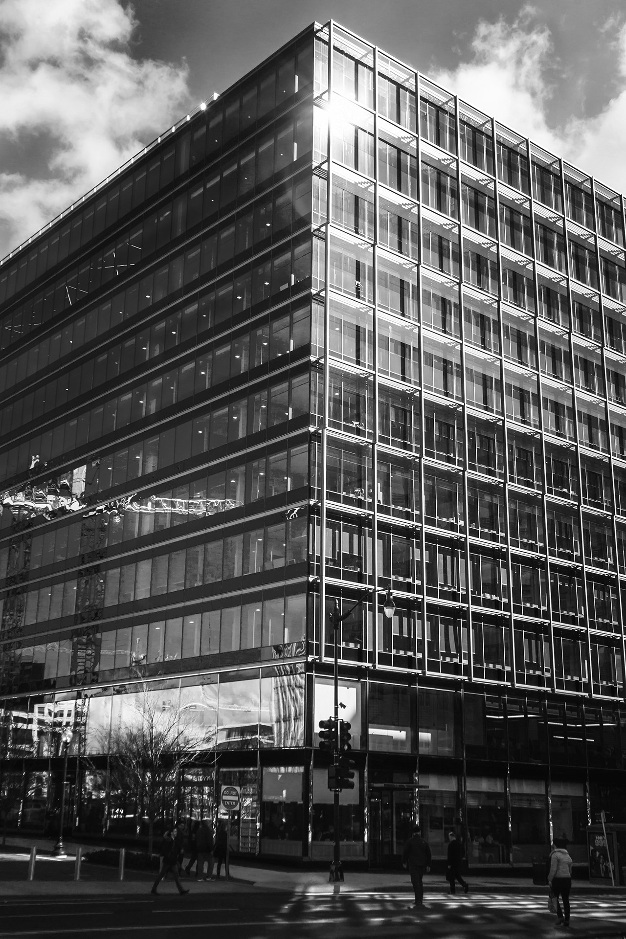 Canon EOS 550D (EOS Rebel T2i / EOS Kiss X4) + Canon EF 24-105mm F4L IS USM sample photo. Architecture in dc photography
